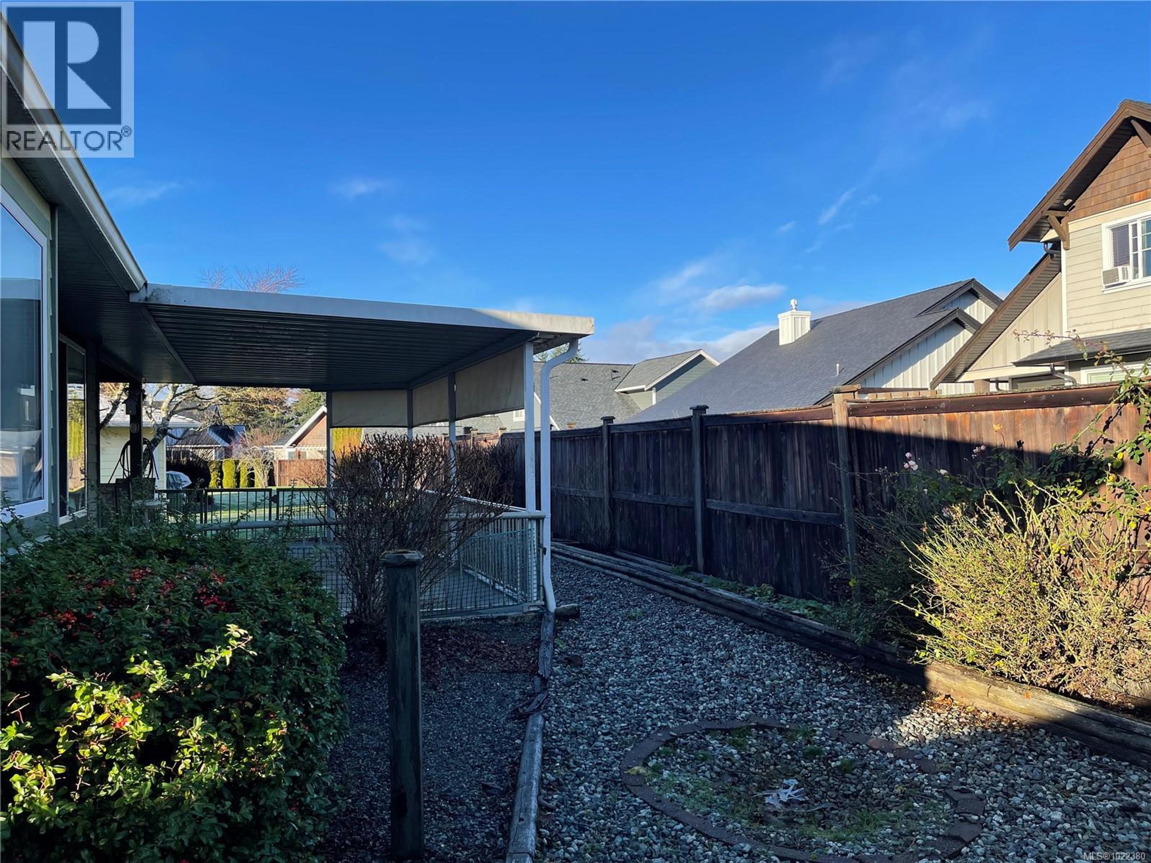 #15 3535 BURDE ST - 32