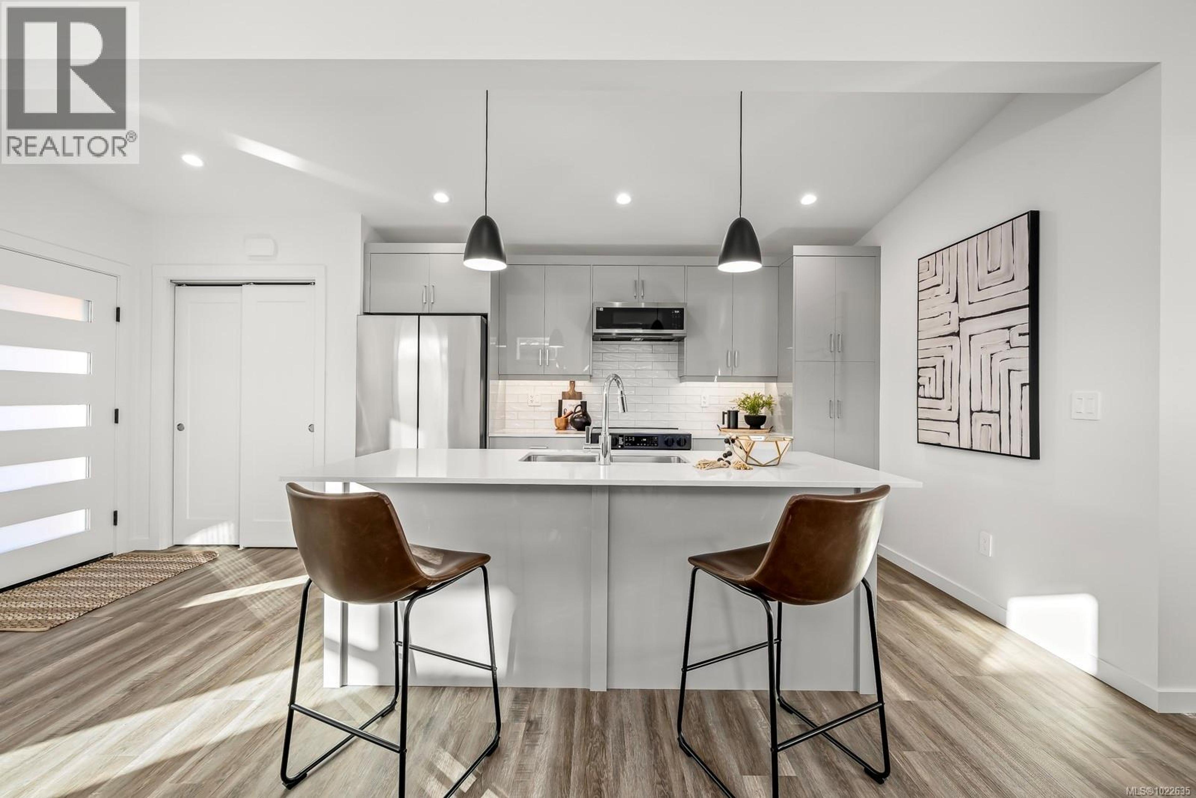 #22 3025 ROYSTON RD - 12