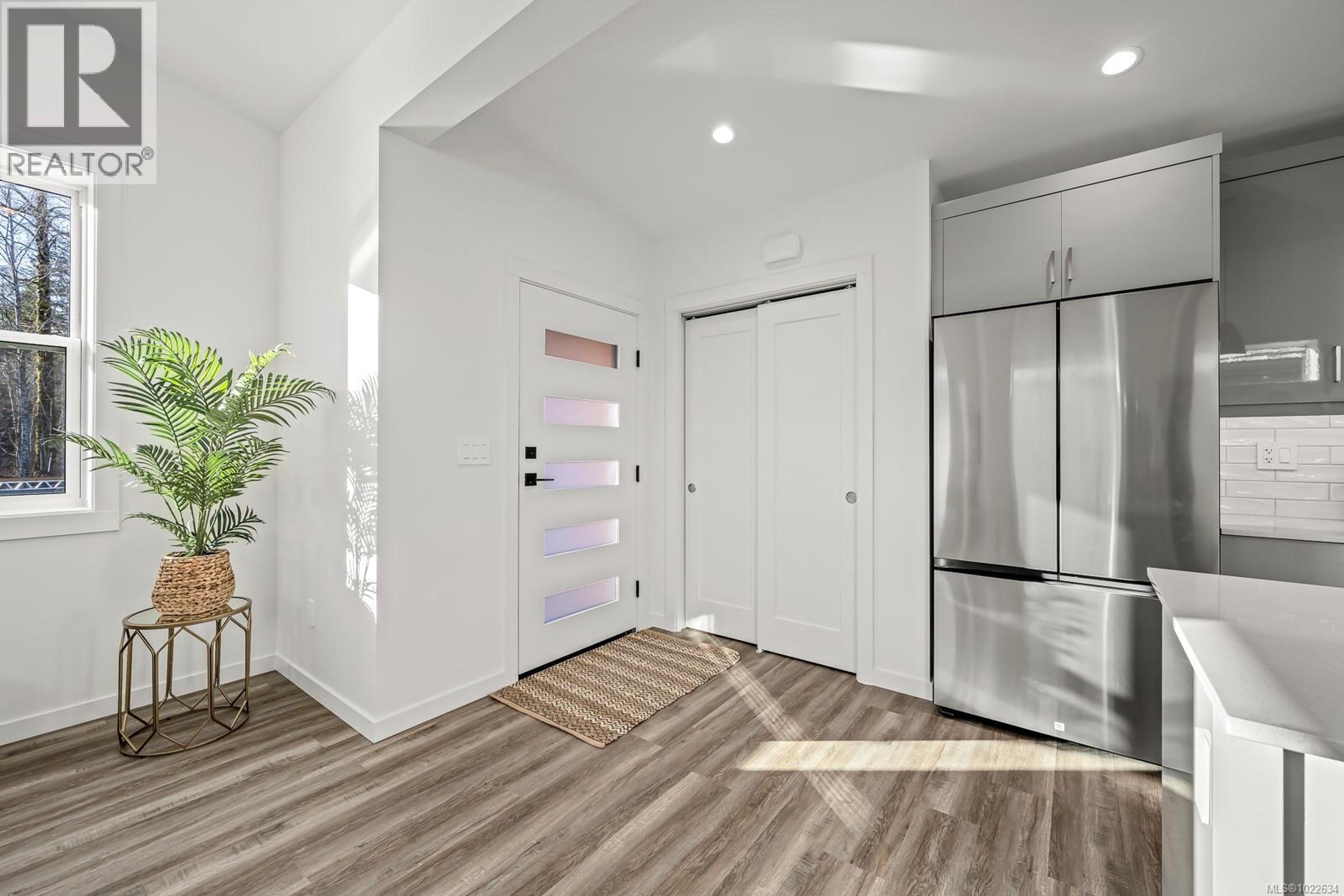 #24 3025 ROYSTON RD - 4