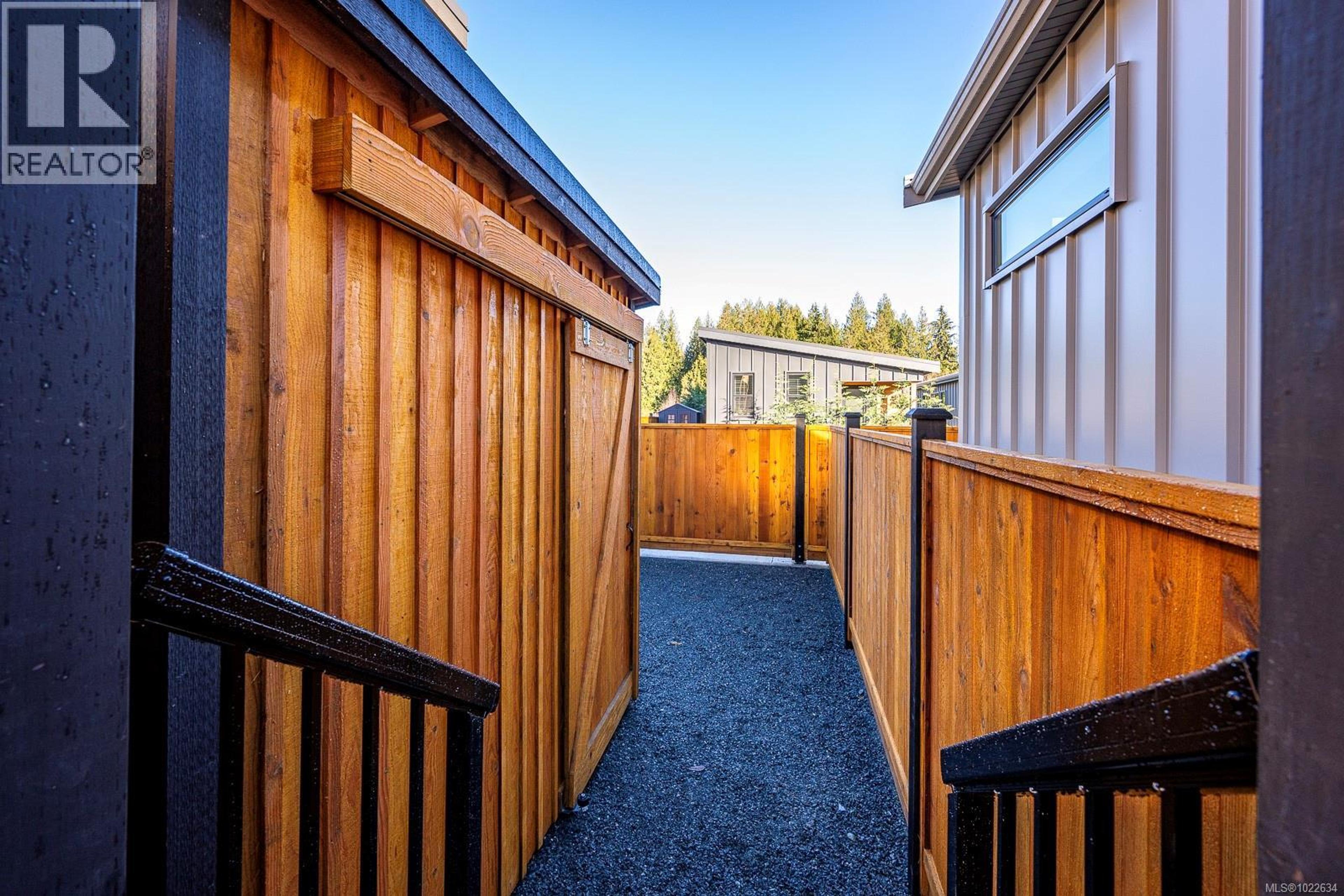 #24 3025 ROYSTON RD - 33