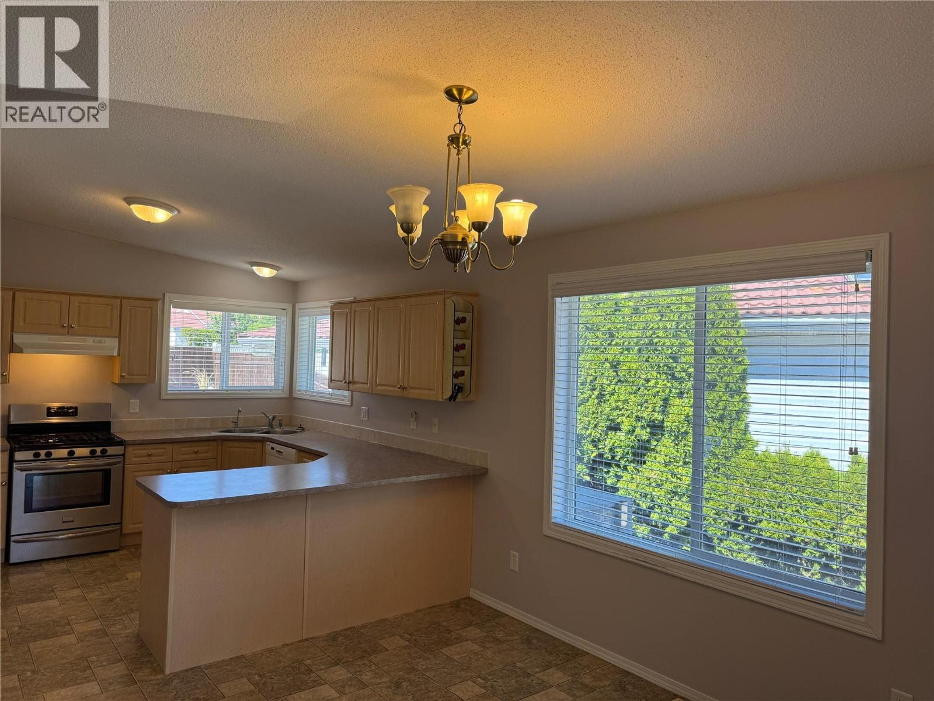 #31 9400 115TH STREET - 8