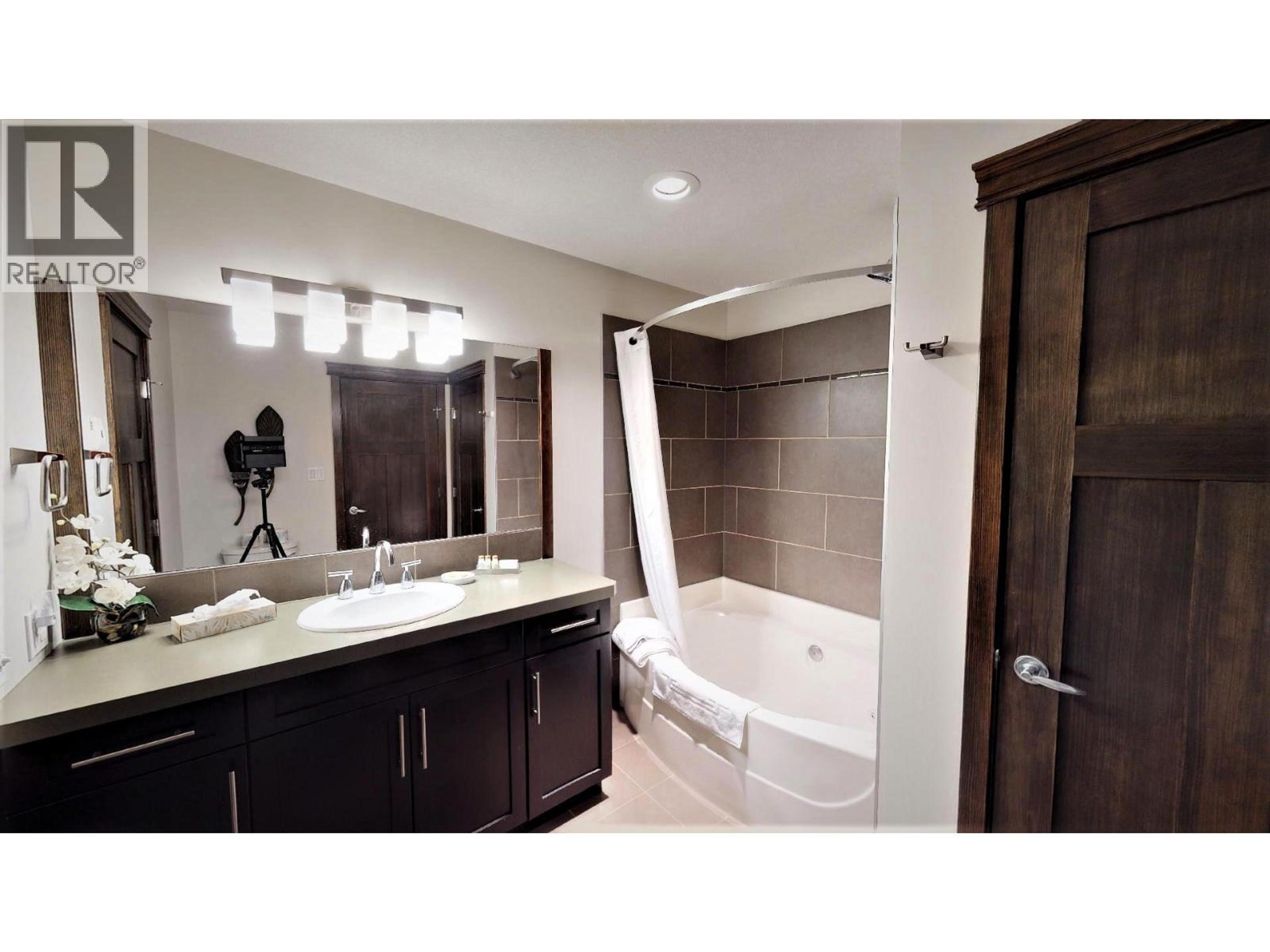 #725 I1 700 BIGHORN BOULEVARD - 27