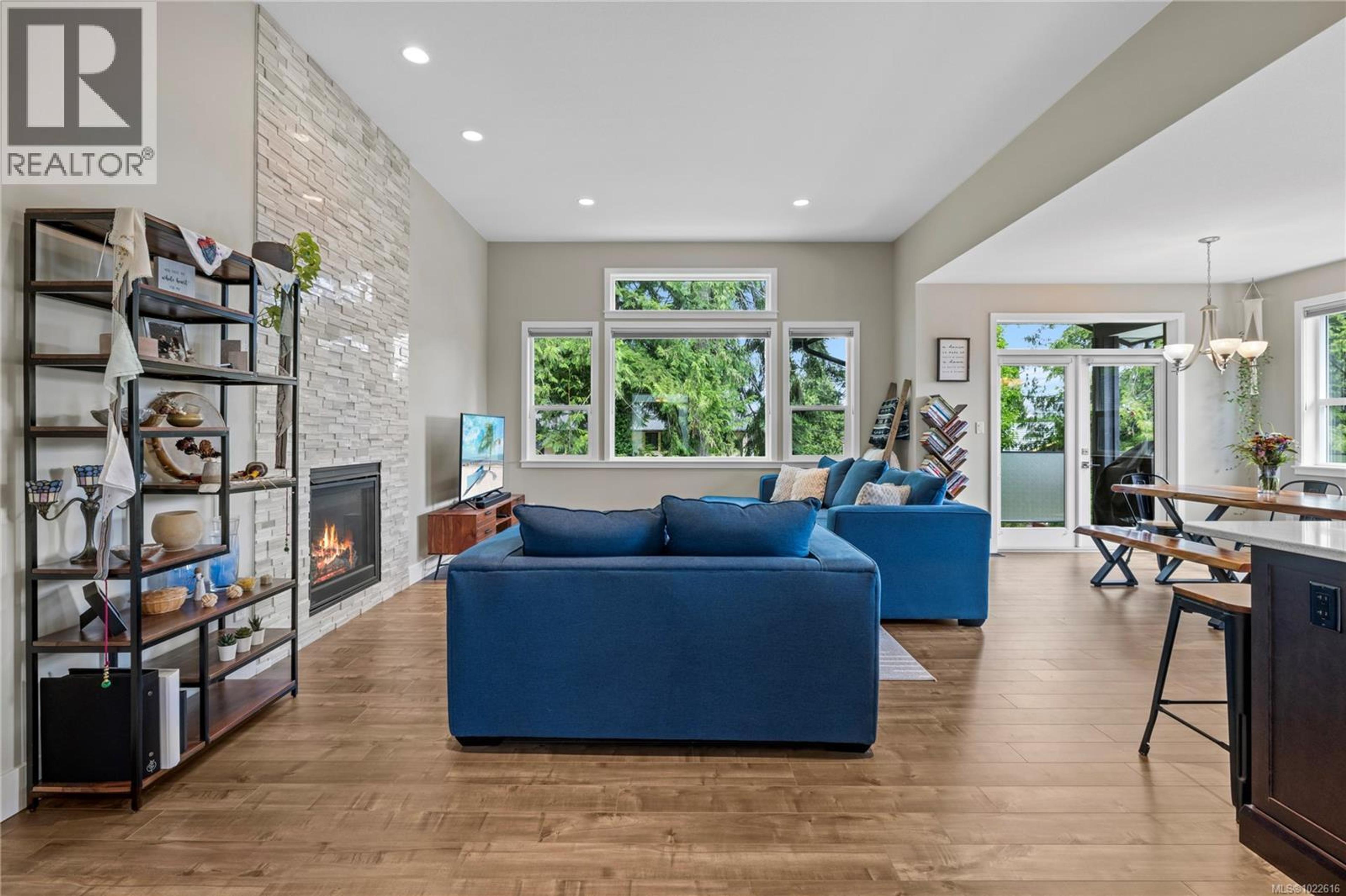 838 STIRLING DR - 14