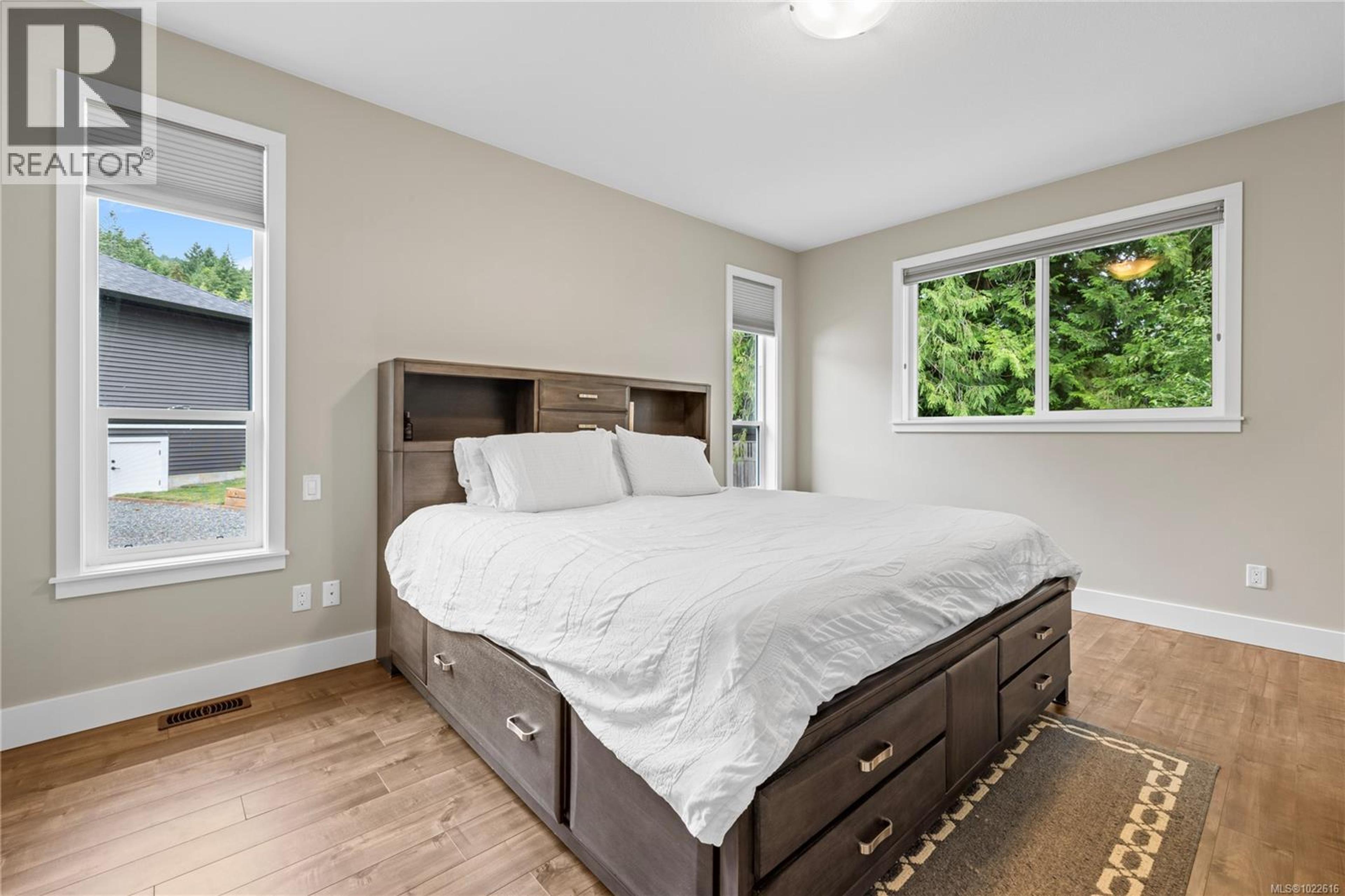 838 STIRLING DR - 17