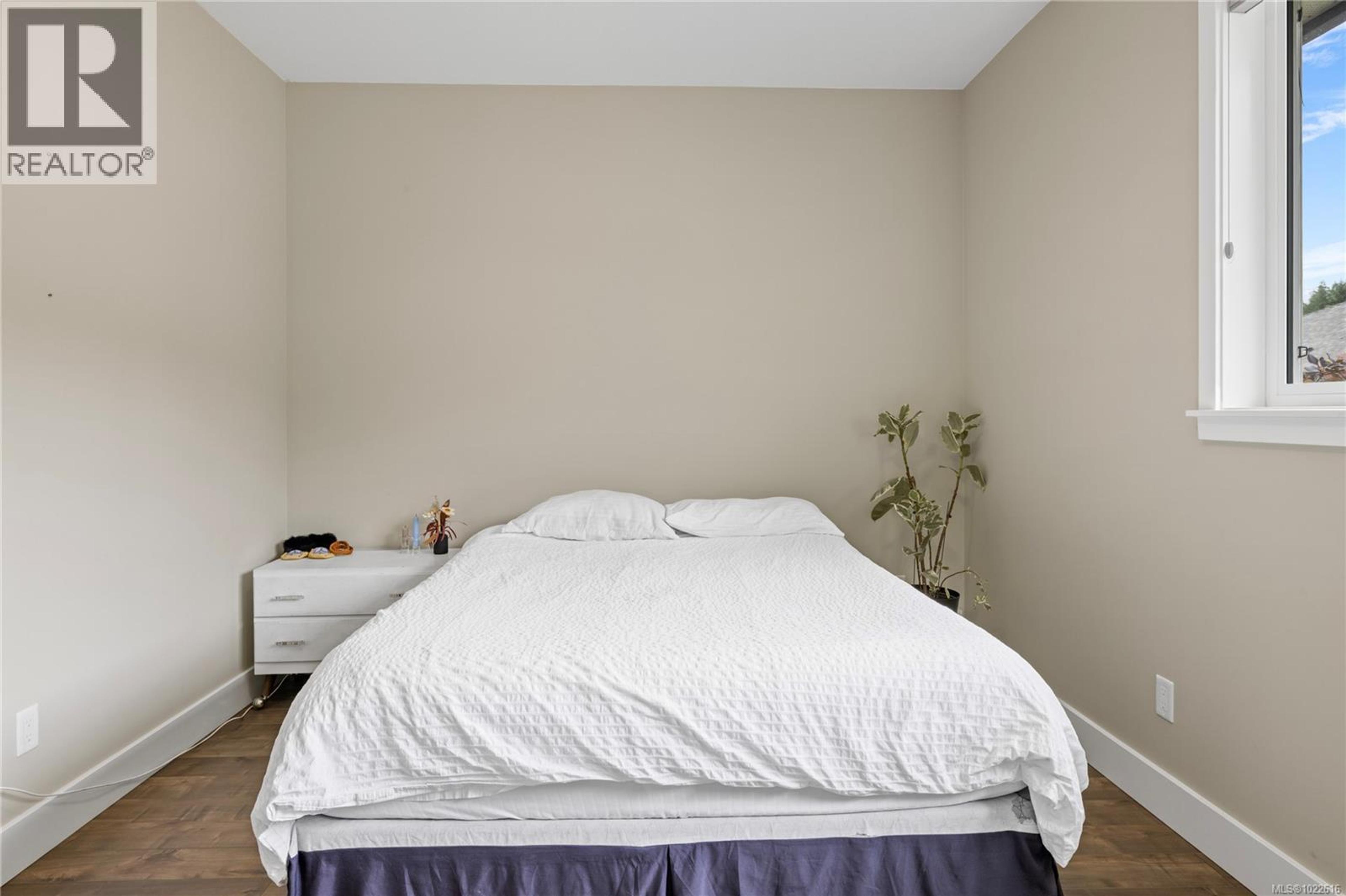 838 STIRLING DR - 23