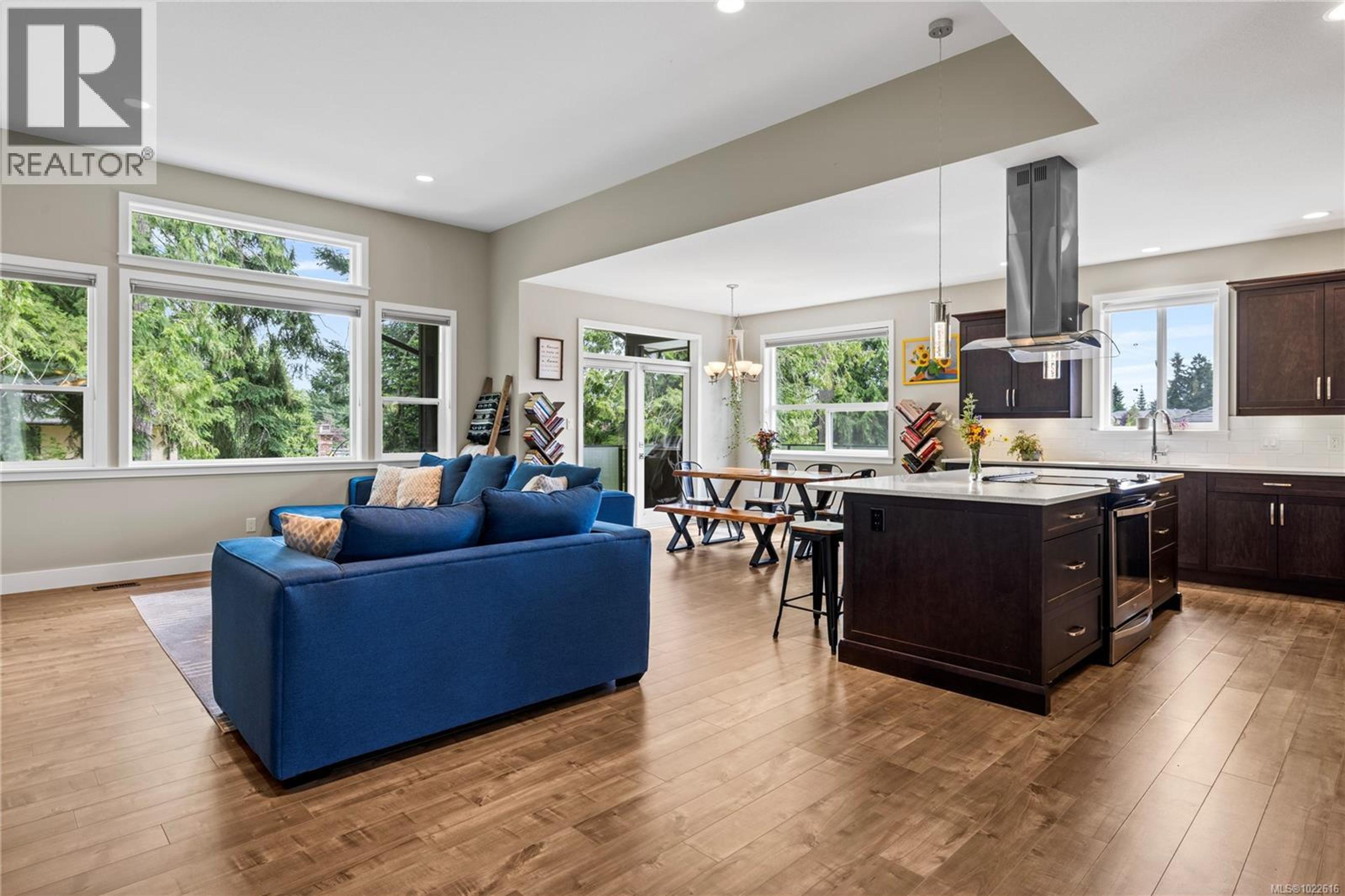 838 STIRLING DR - Image 3