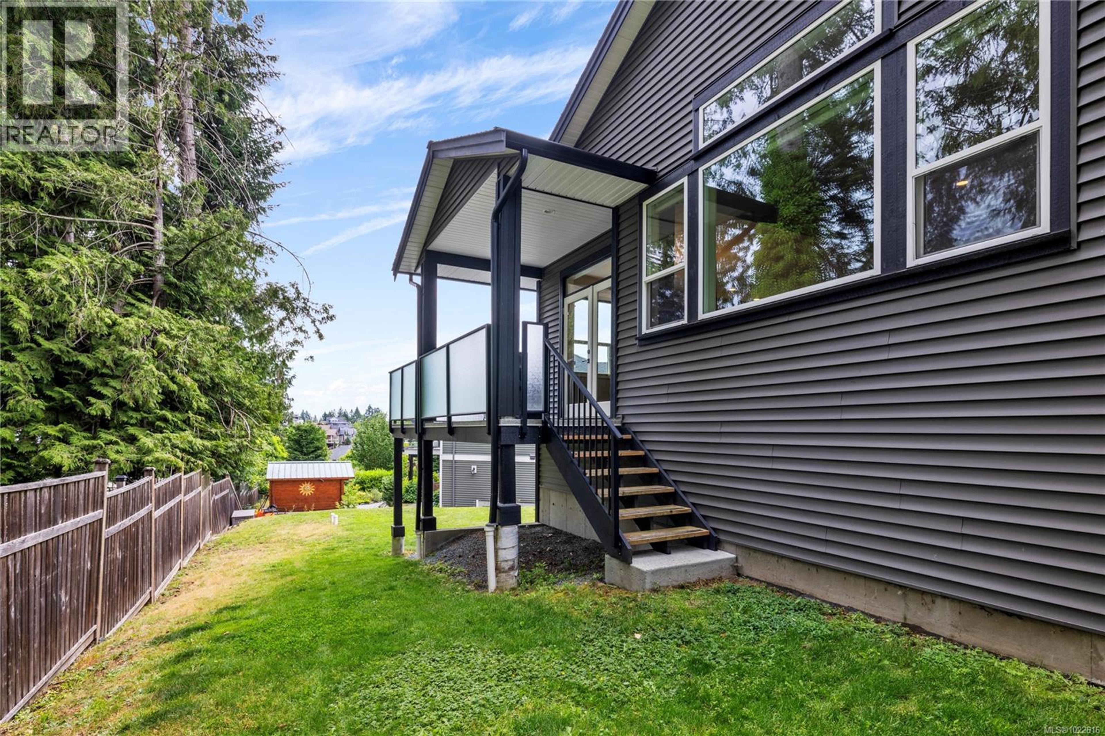 838 STIRLING DR - 32