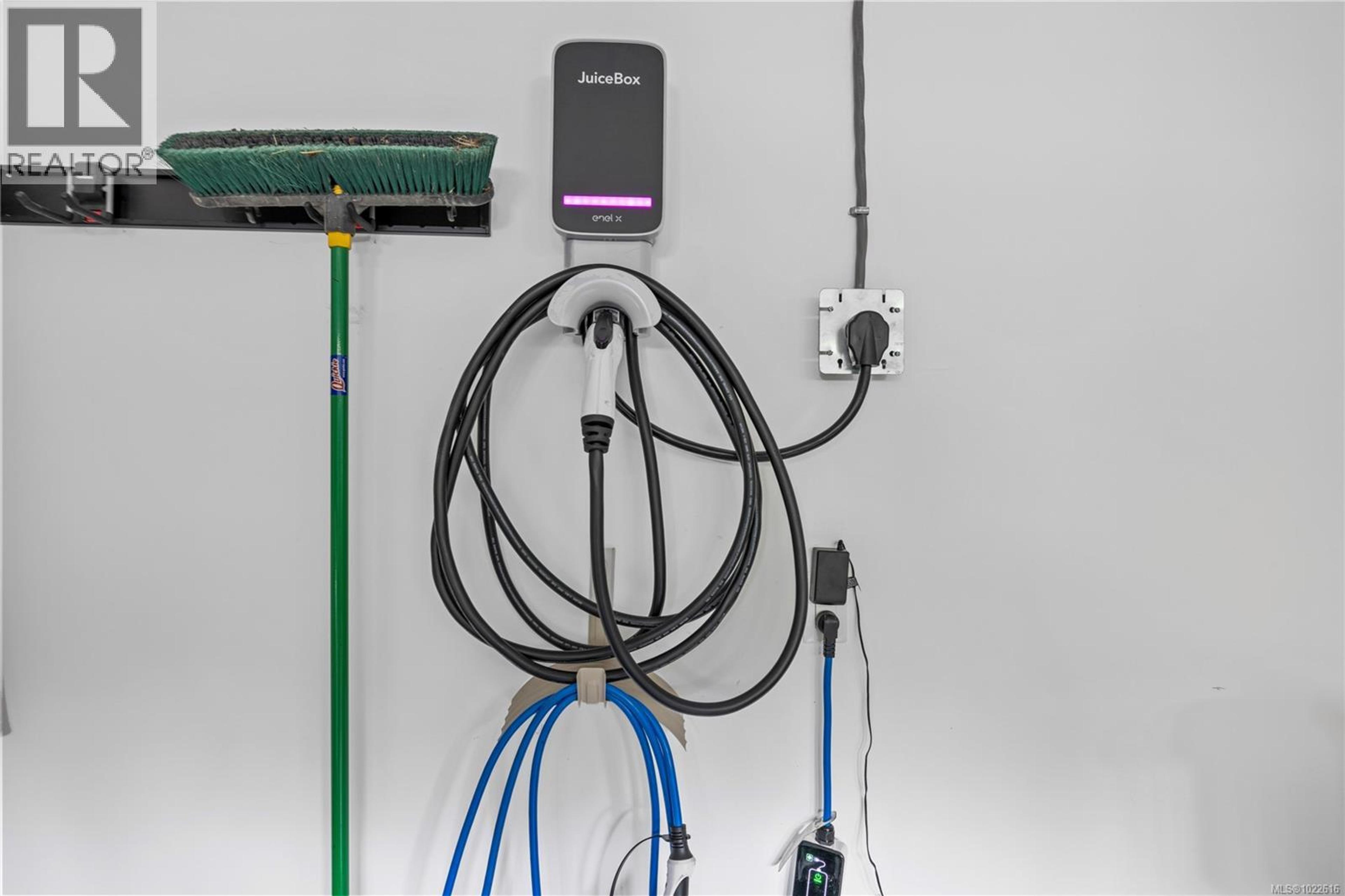 838 STIRLING DR - 42