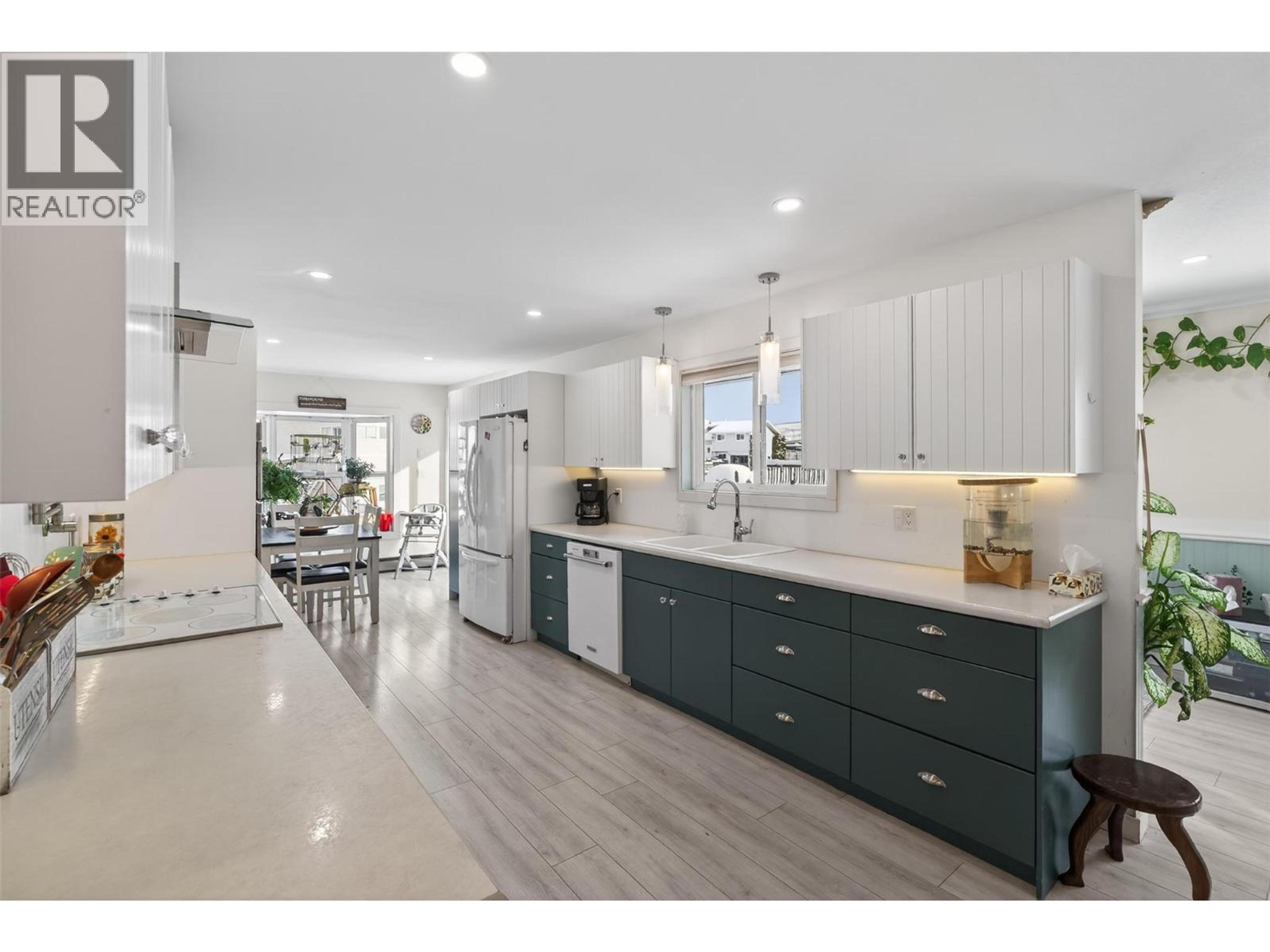 2952 CLAPPERTON AVENUE - Image 3