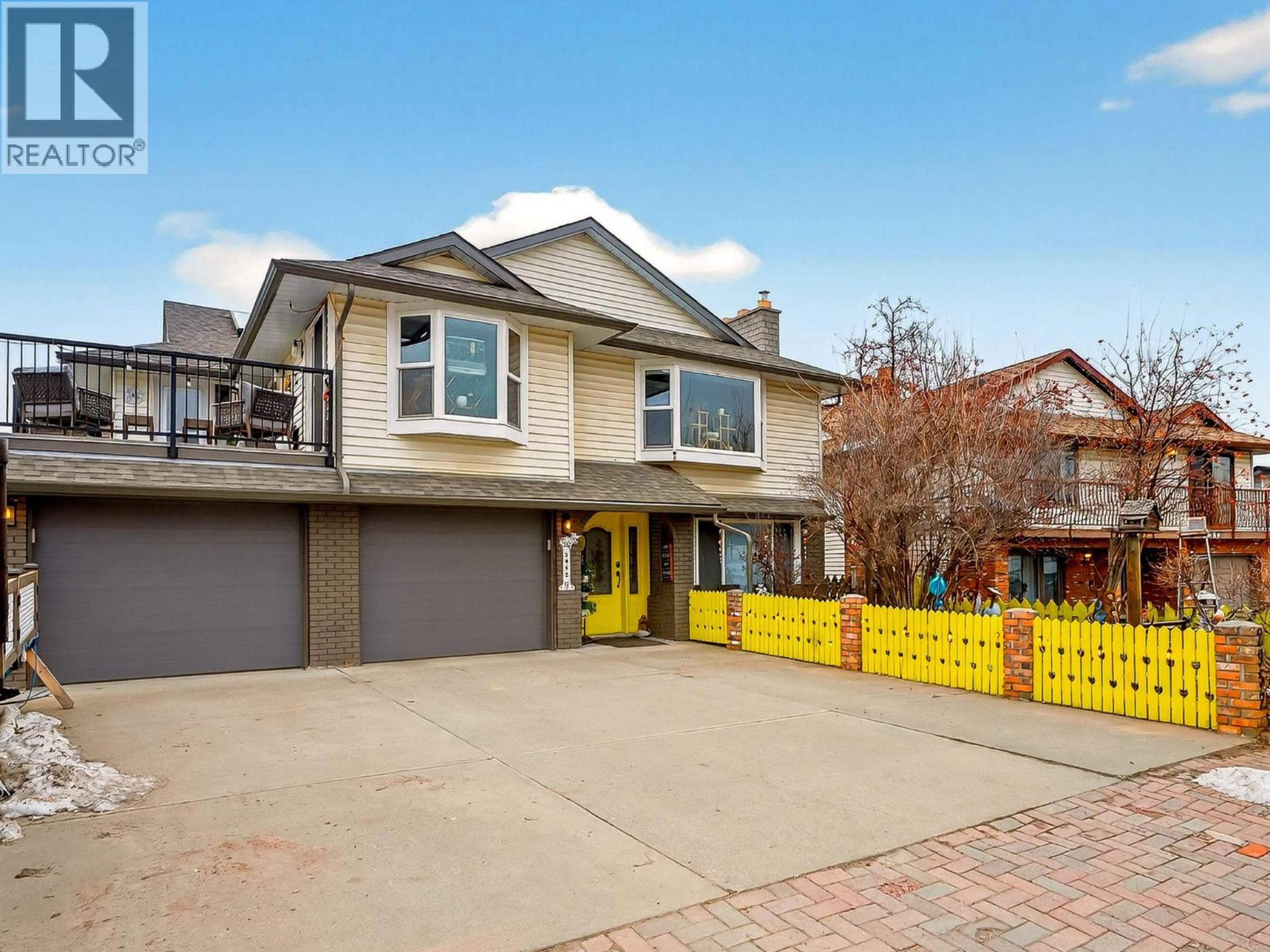 2952 CLAPPERTON AVENUE - Main Image