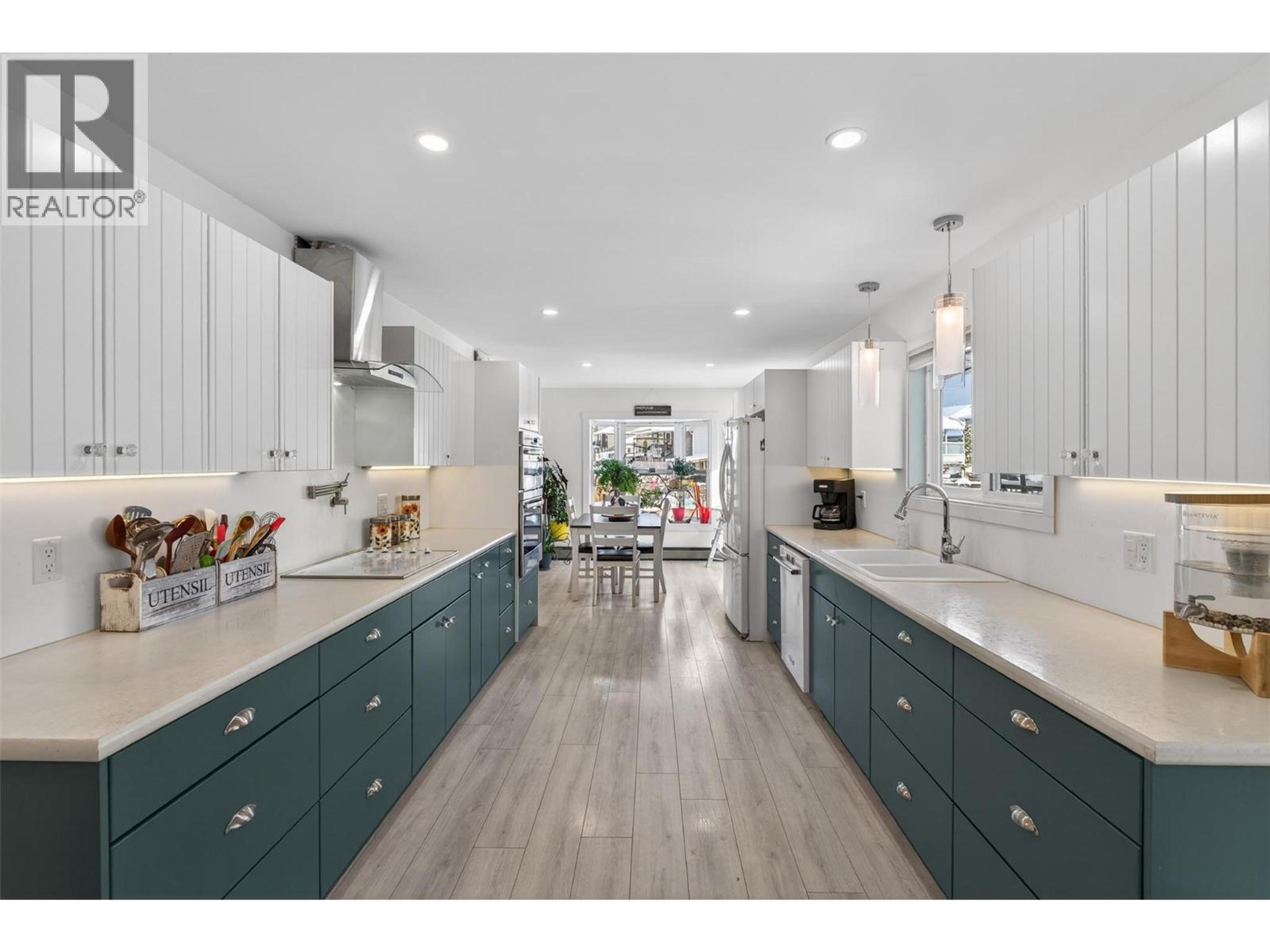 2952 CLAPPERTON AVENUE - Image 2