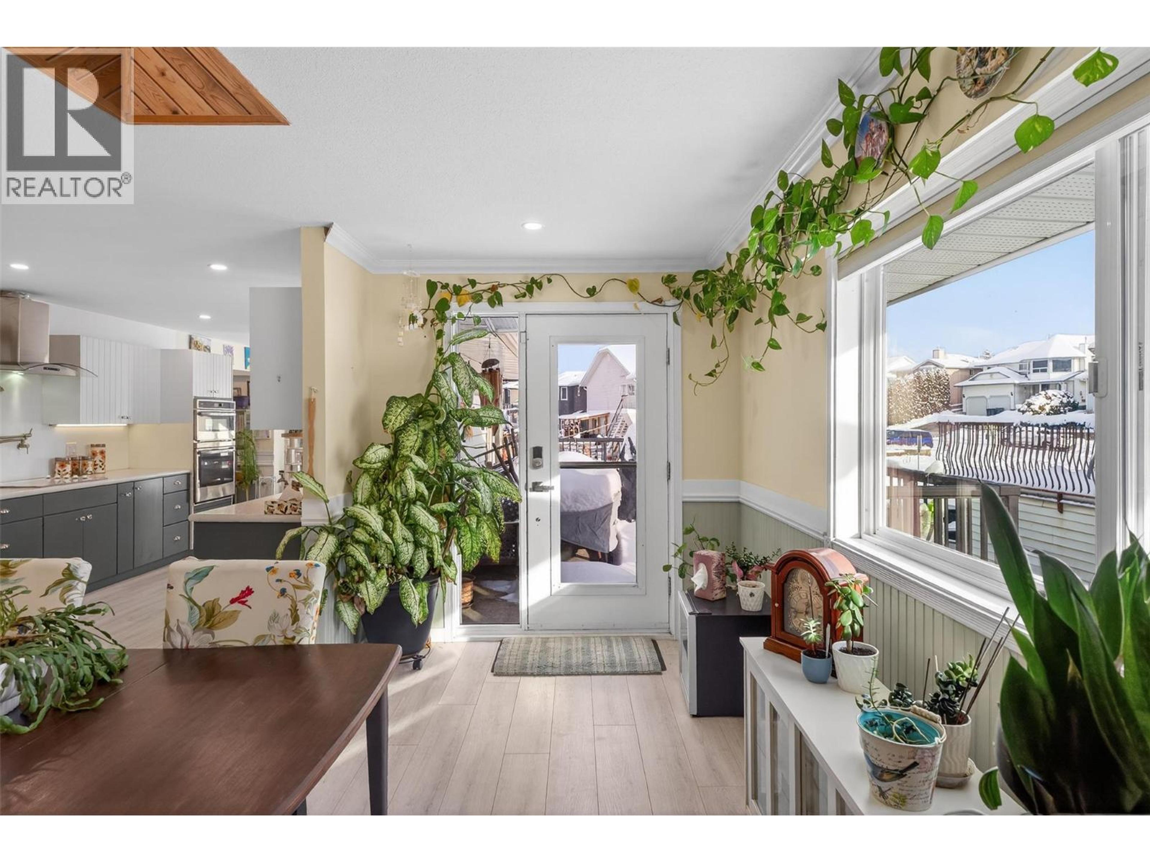 2952 CLAPPERTON AVENUE - 11