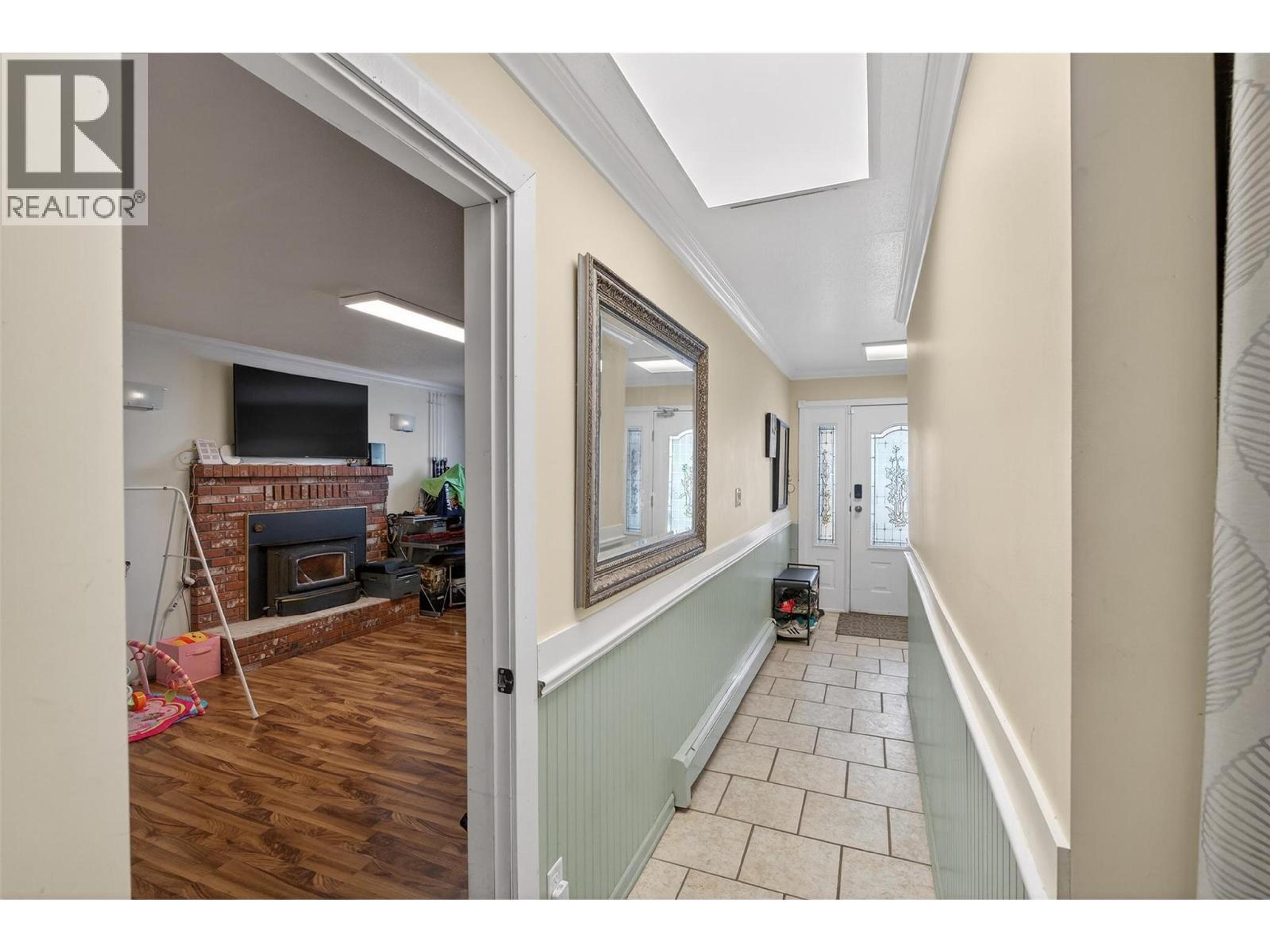 2952 CLAPPERTON AVENUE - 34