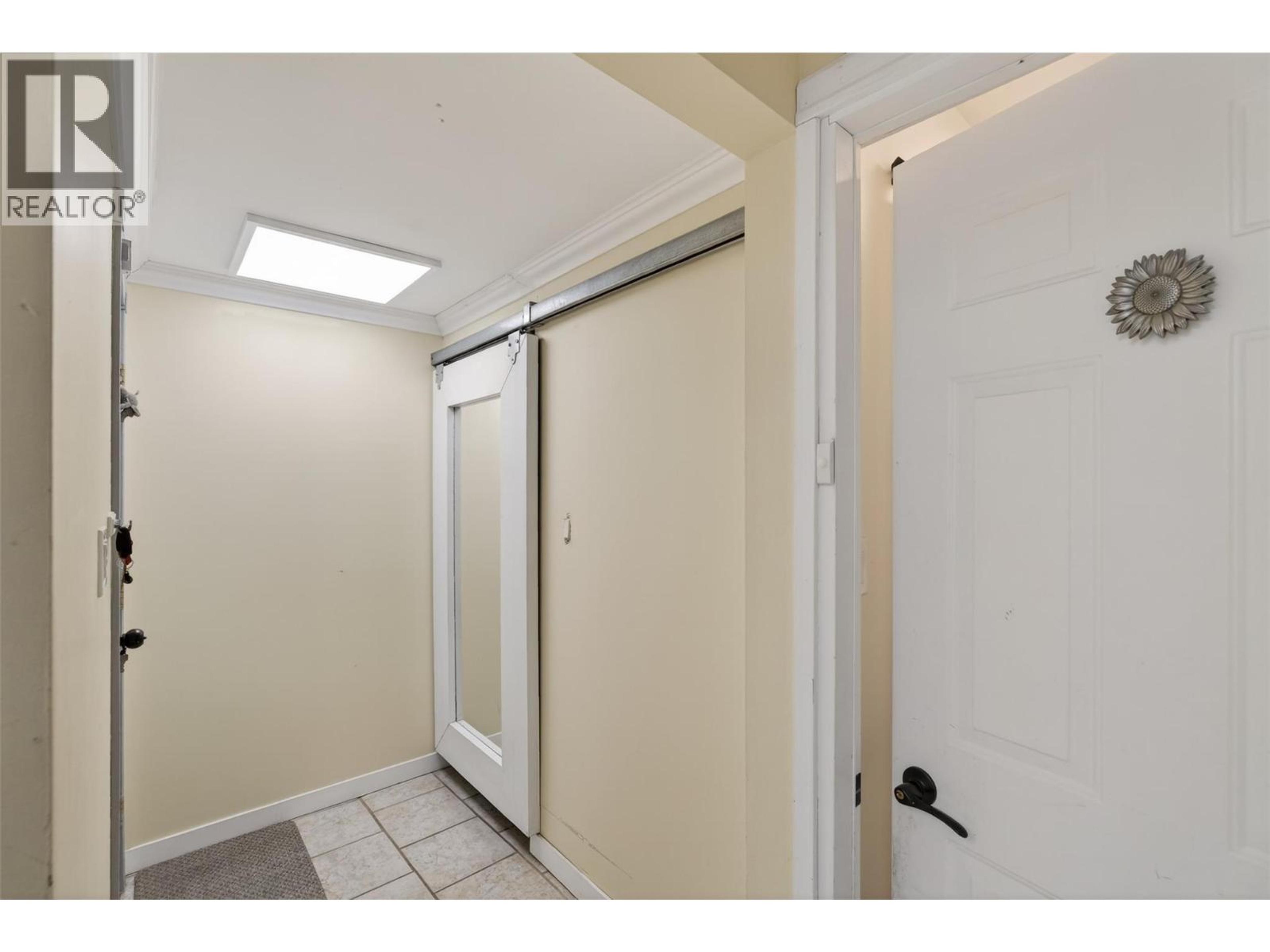 2952 CLAPPERTON AVENUE - 37