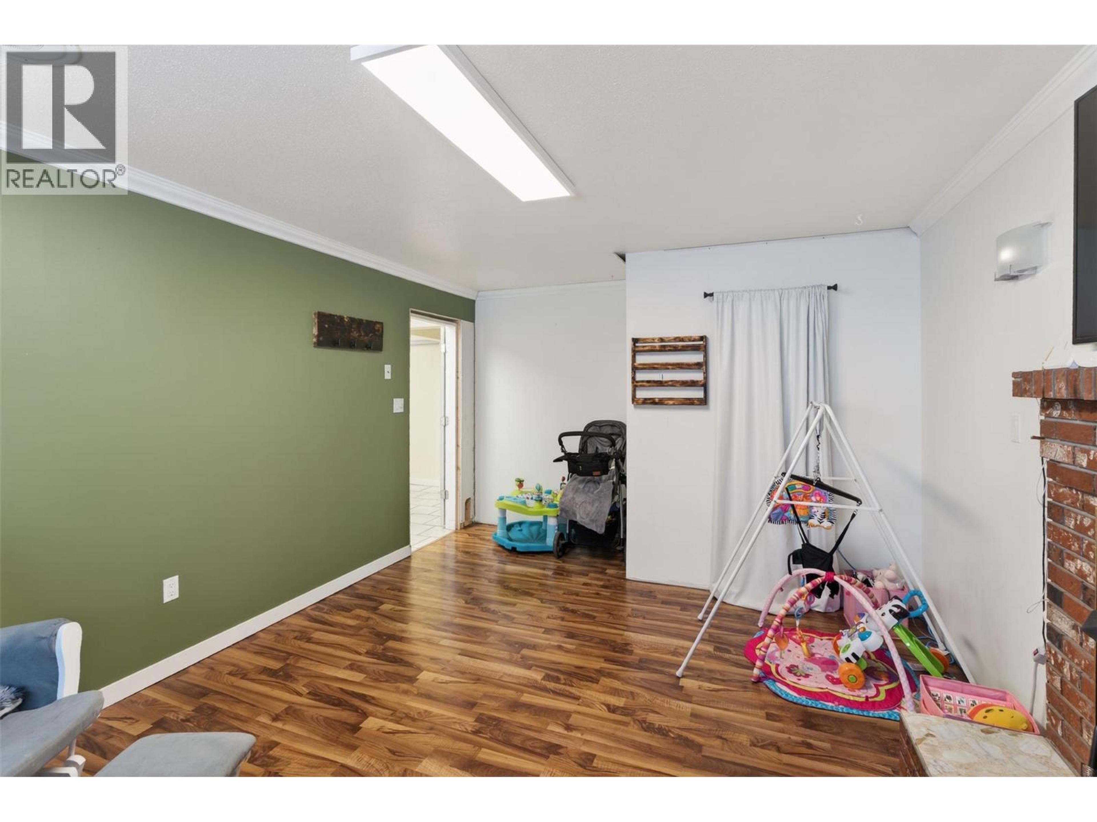 2952 CLAPPERTON AVENUE - 36