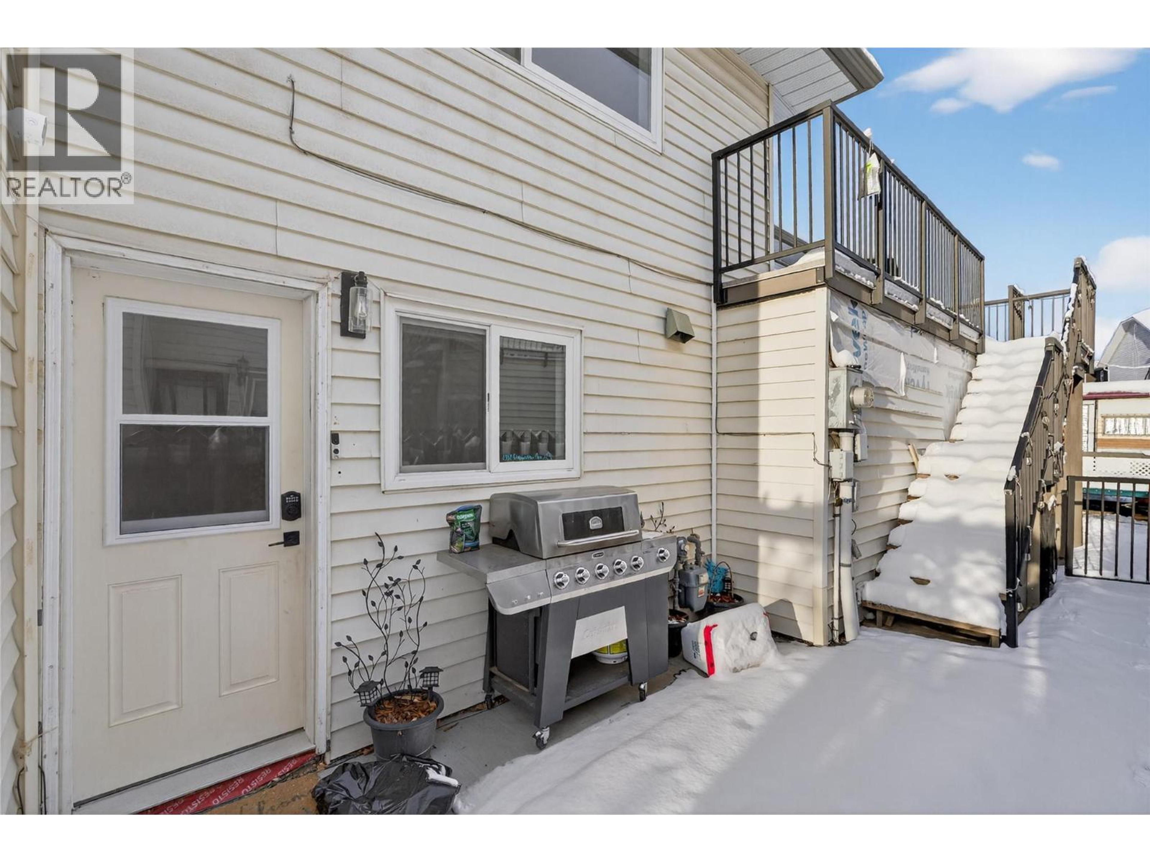 2952 CLAPPERTON AVENUE - 61