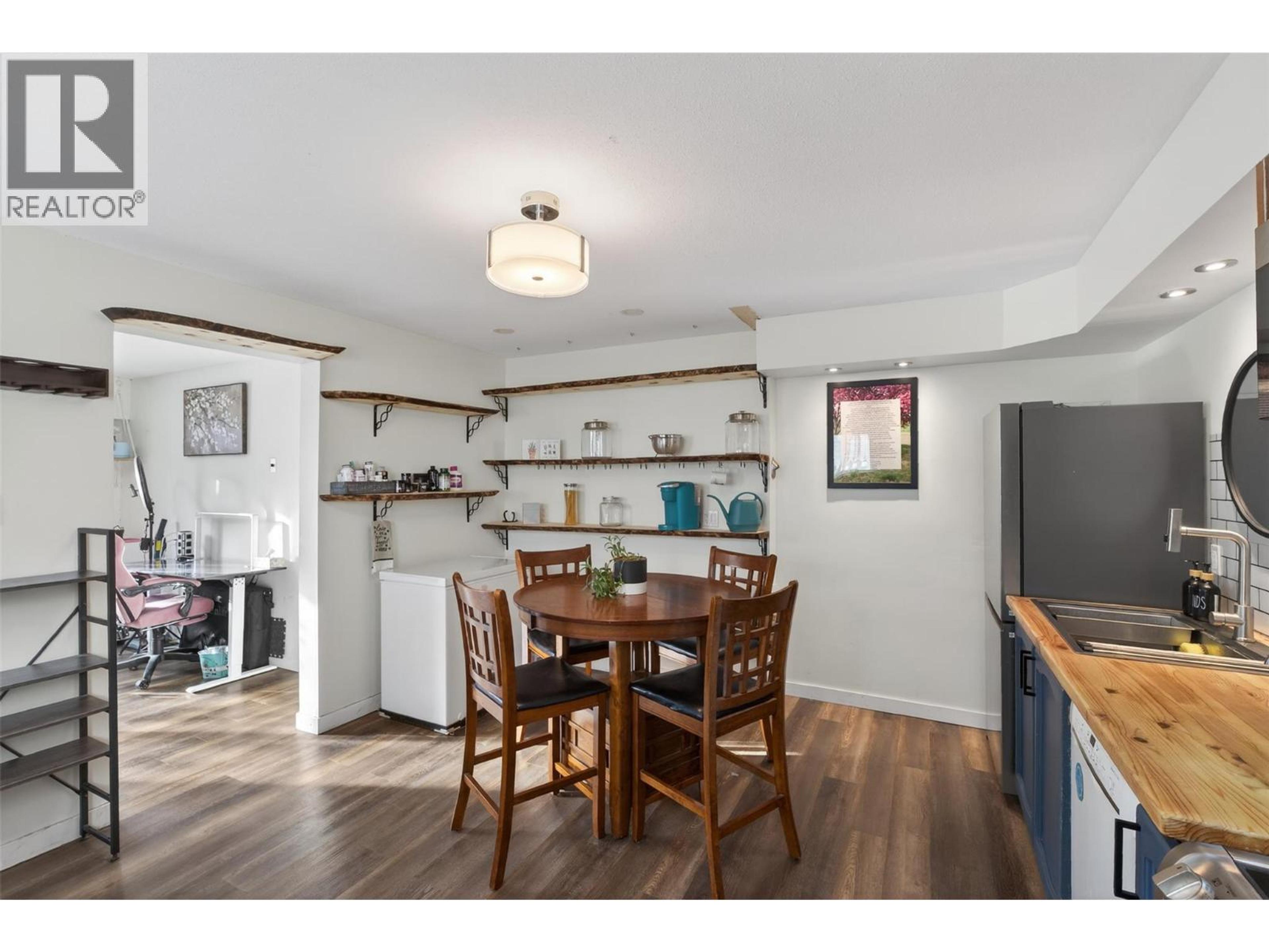 2952 CLAPPERTON AVENUE - 43