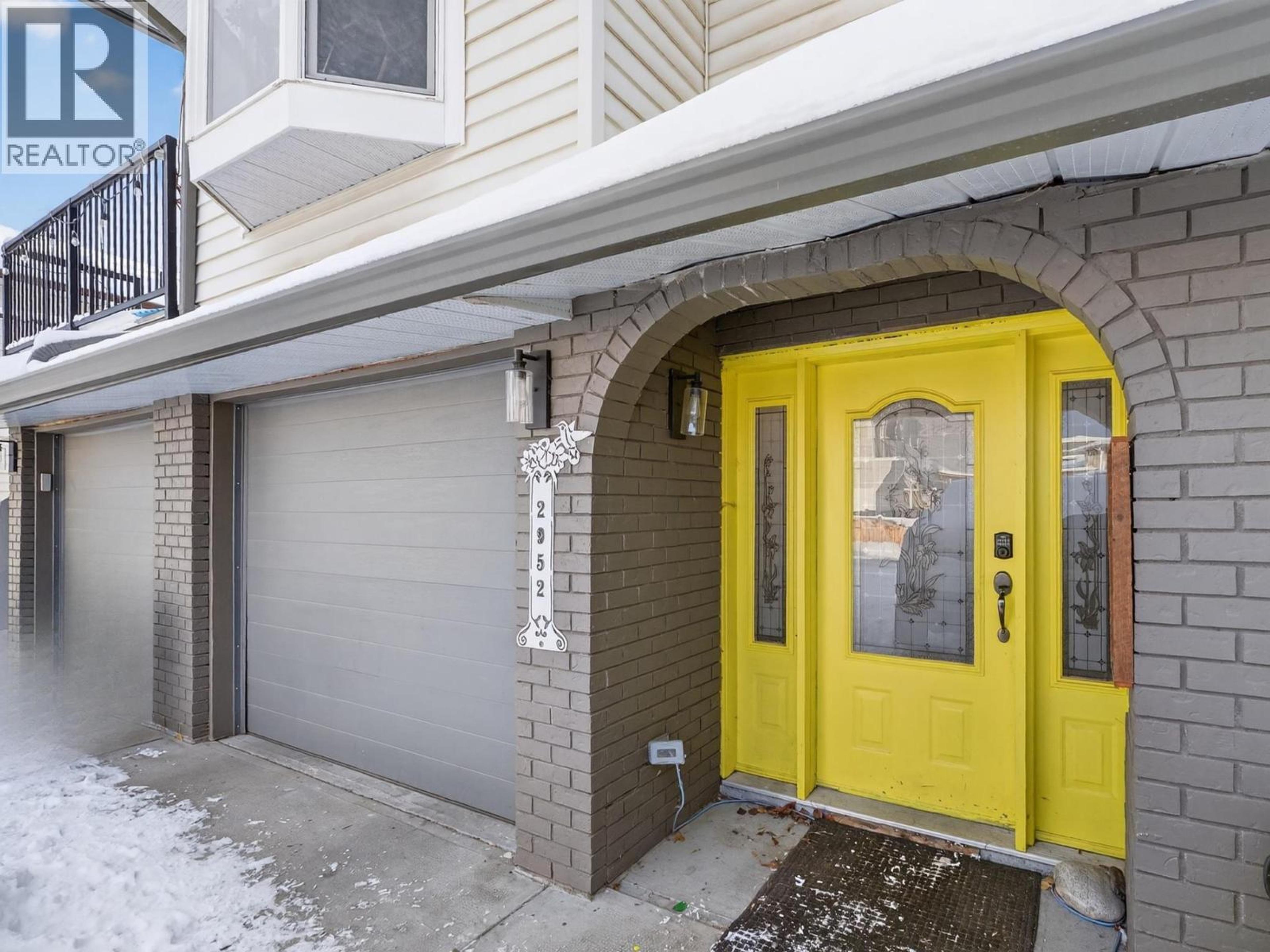 2952 CLAPPERTON AVENUE - 54