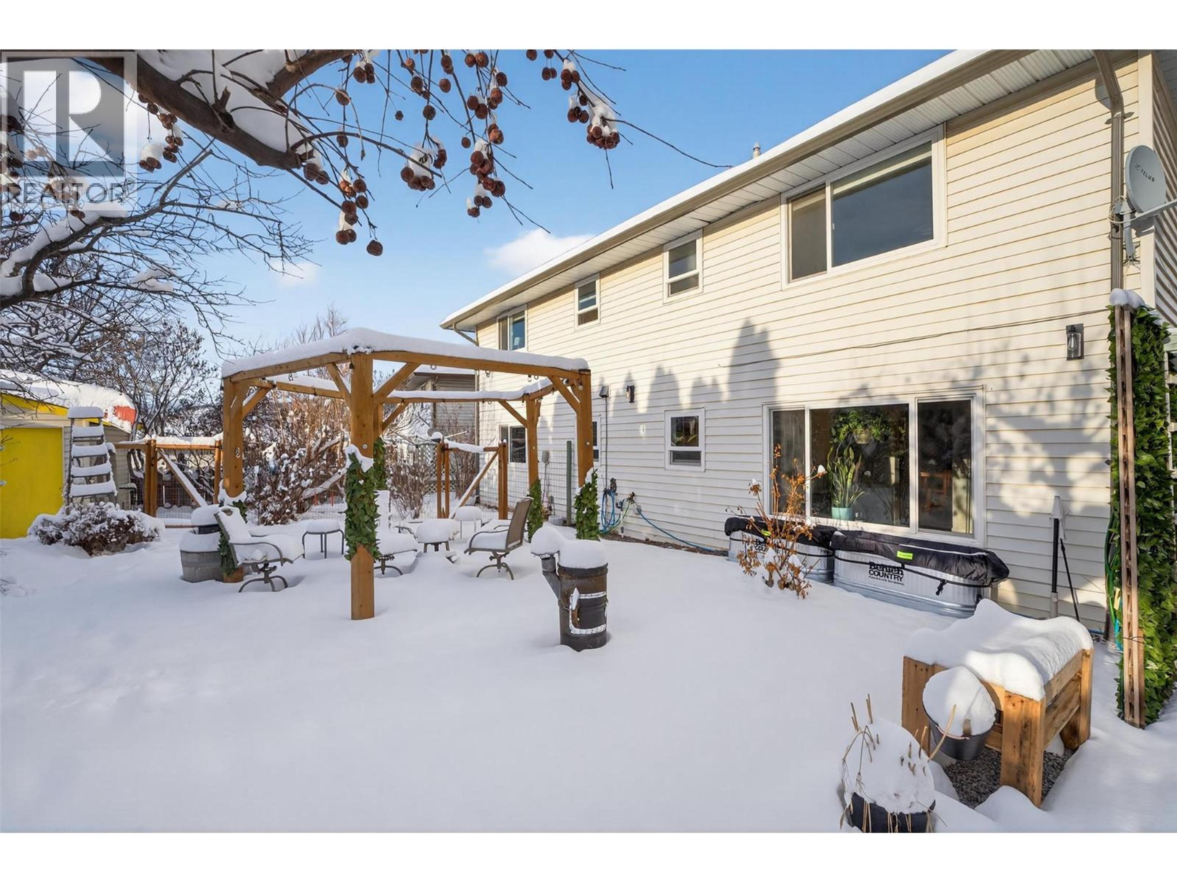 2952 CLAPPERTON AVENUE - 63