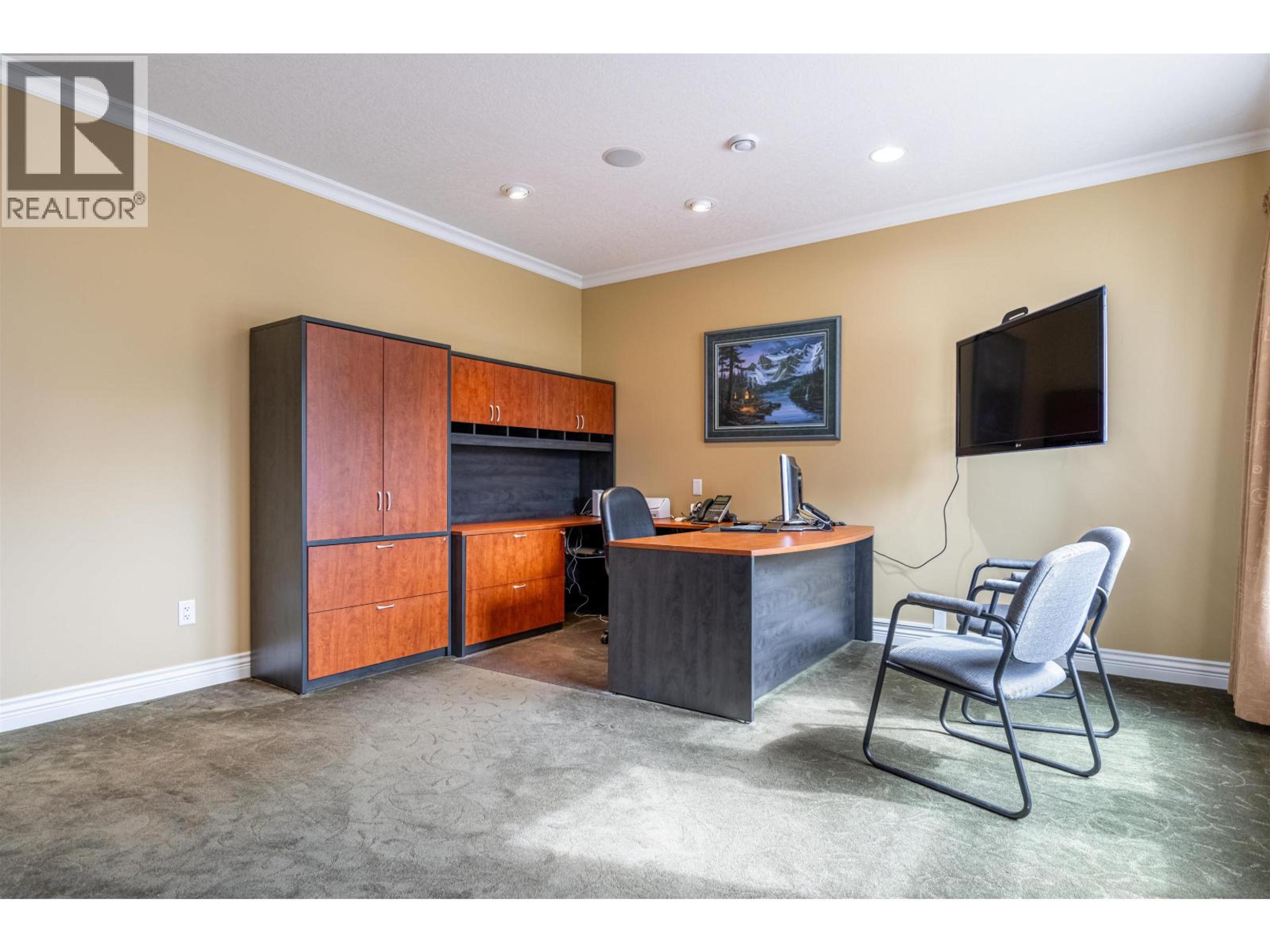 7003 VALLEYVIEW DRIVE - 24