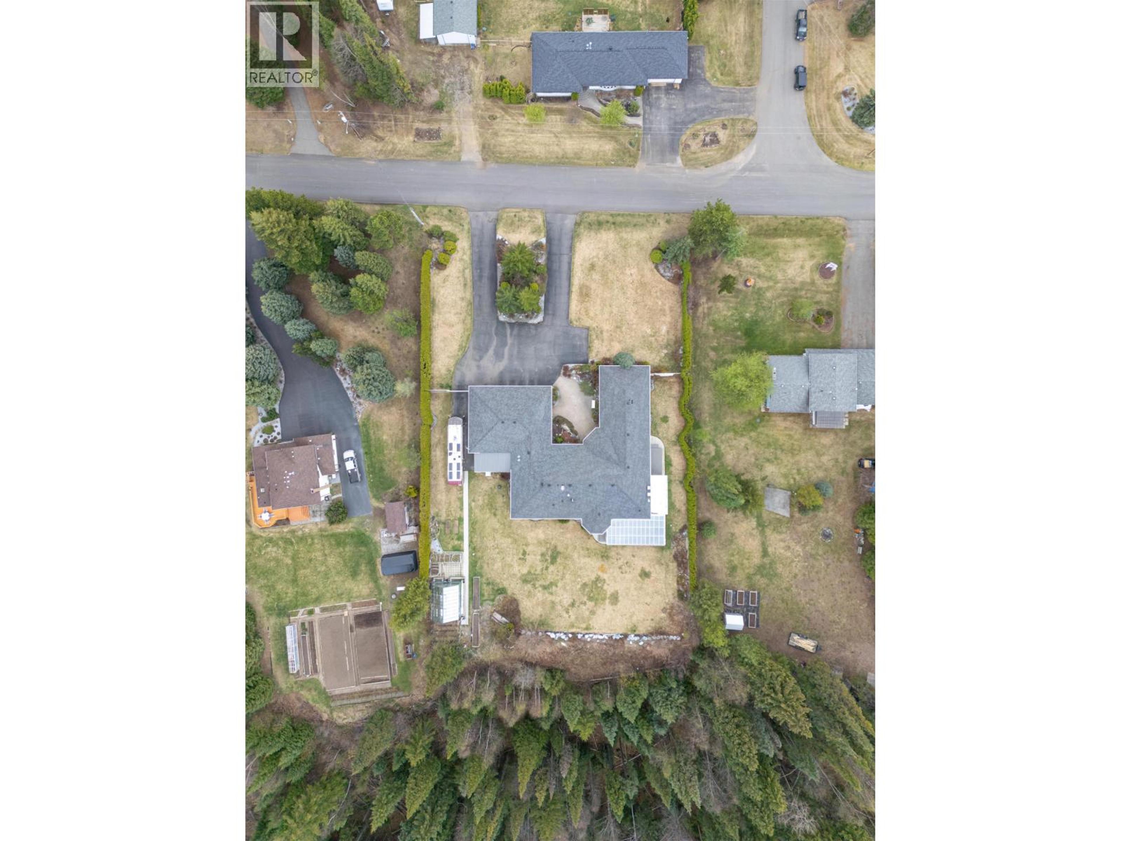 7003 VALLEYVIEW DRIVE - 39