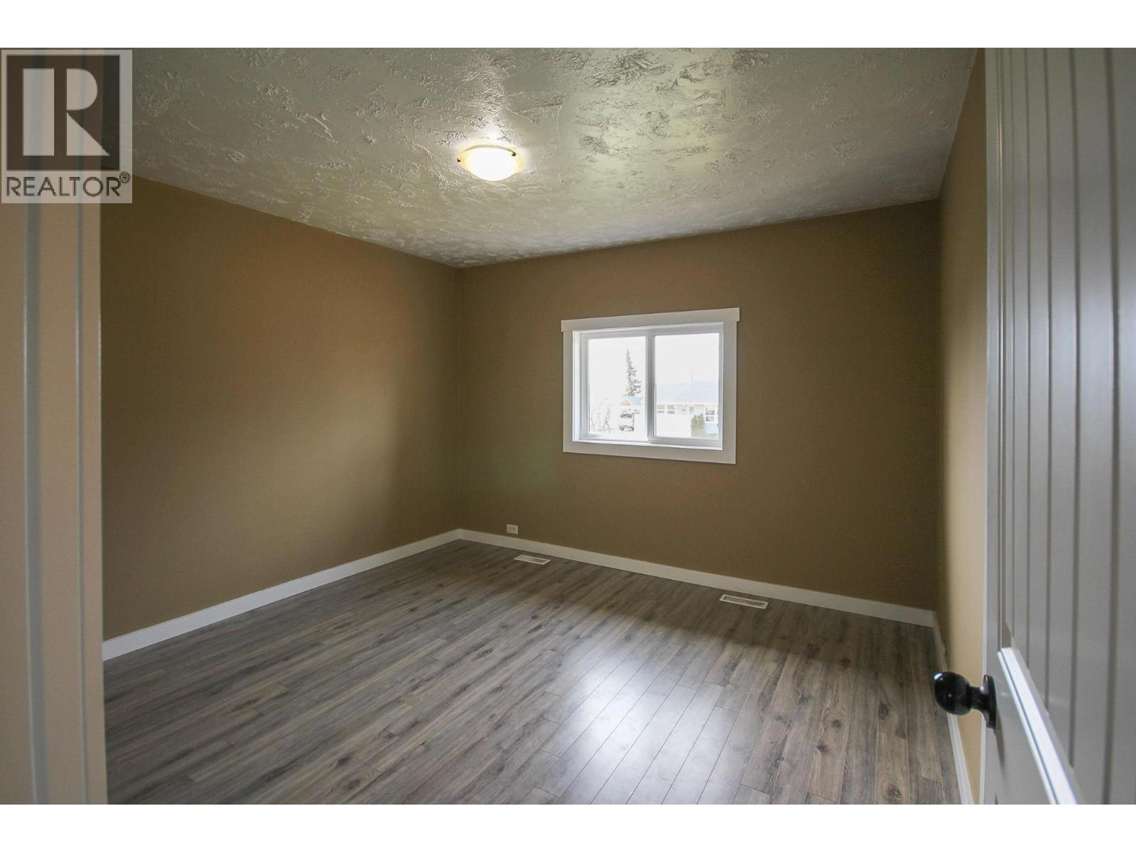 1608 95 AVENUE - Image 15