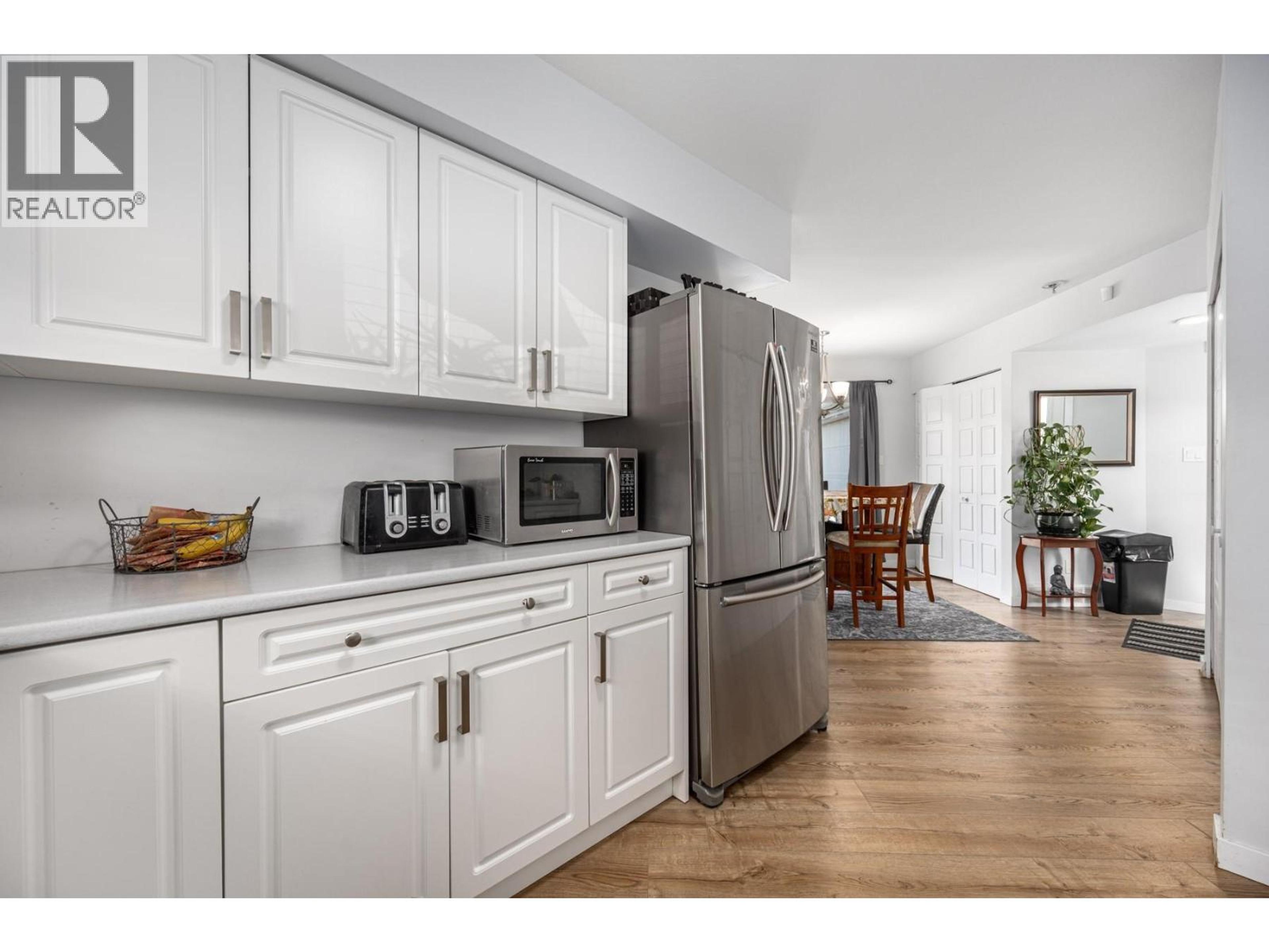 2101 BLACKWELL AVENUE - 11