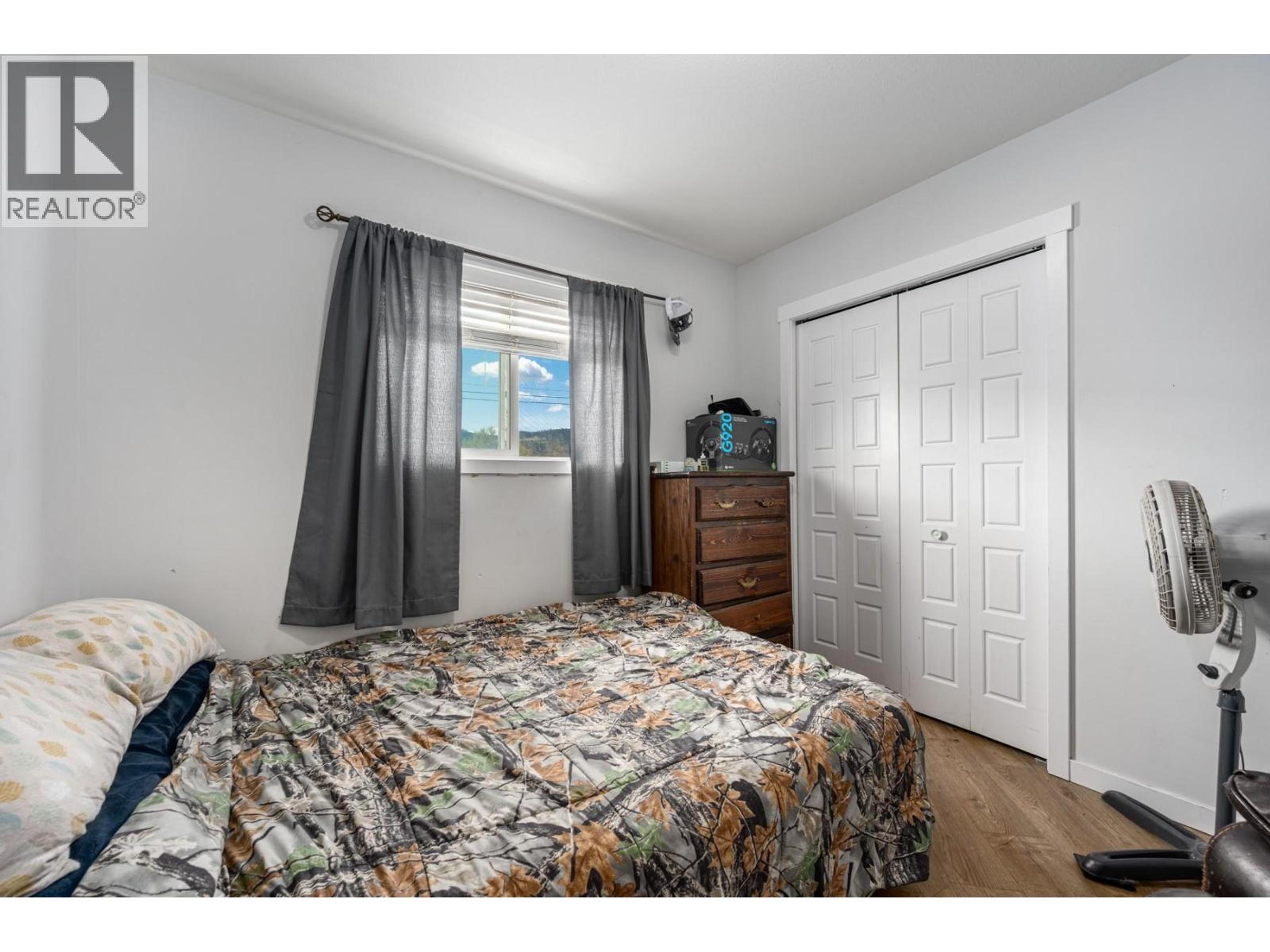 2101 BLACKWELL AVENUE - 21