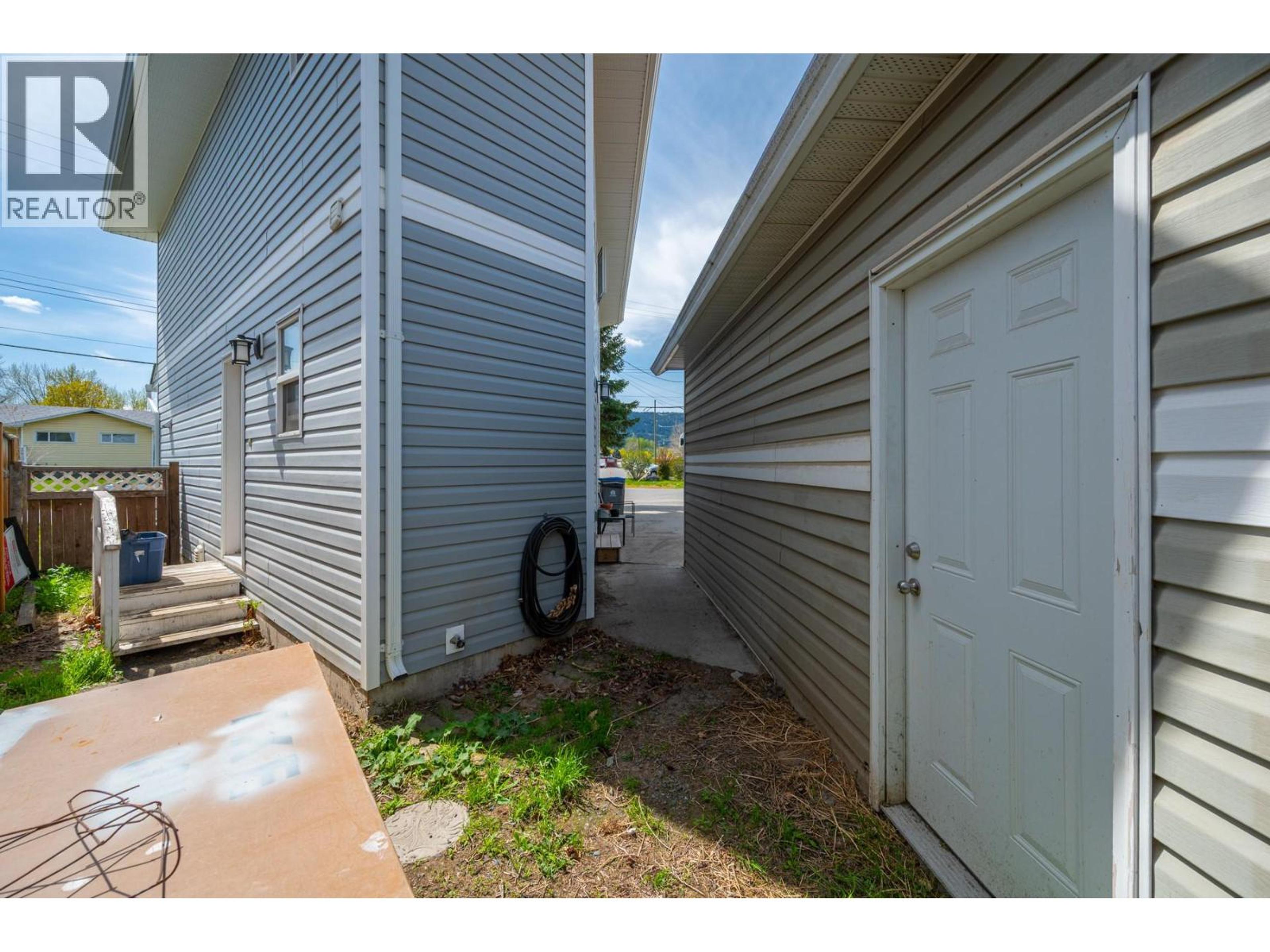 2101 BLACKWELL AVENUE - 29