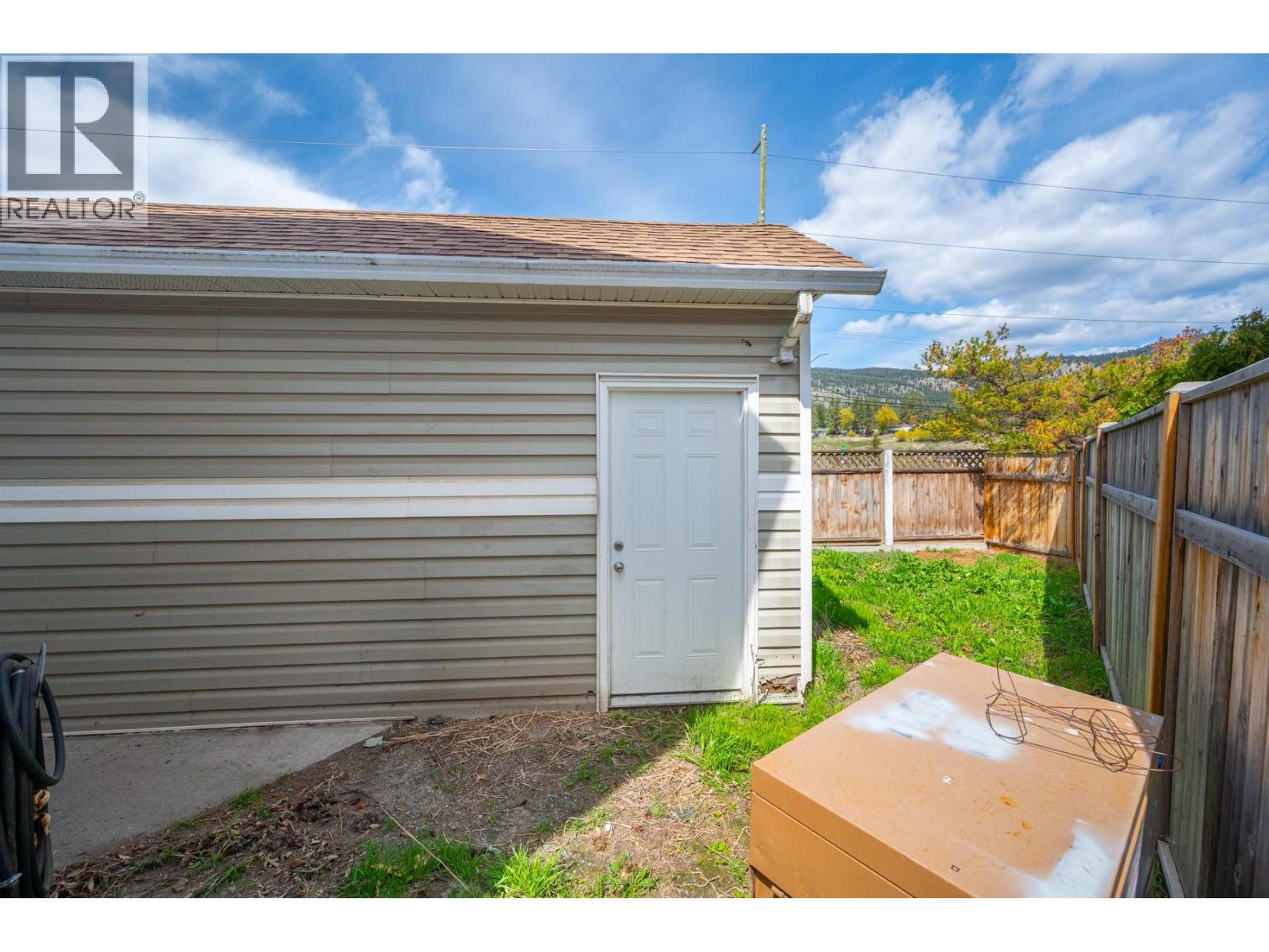 2101 BLACKWELL AVENUE - 30