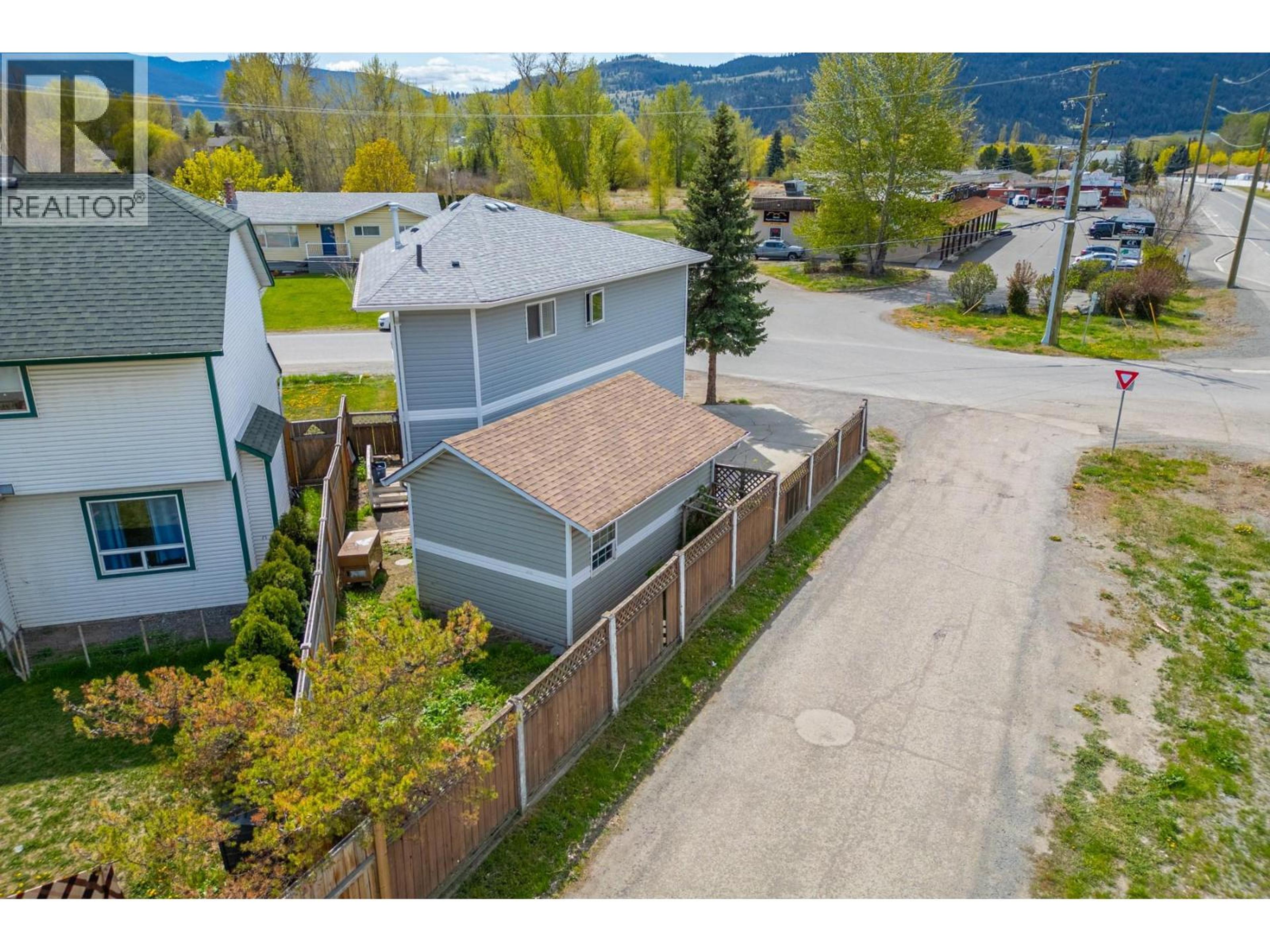 2101 BLACKWELL AVENUE - 33