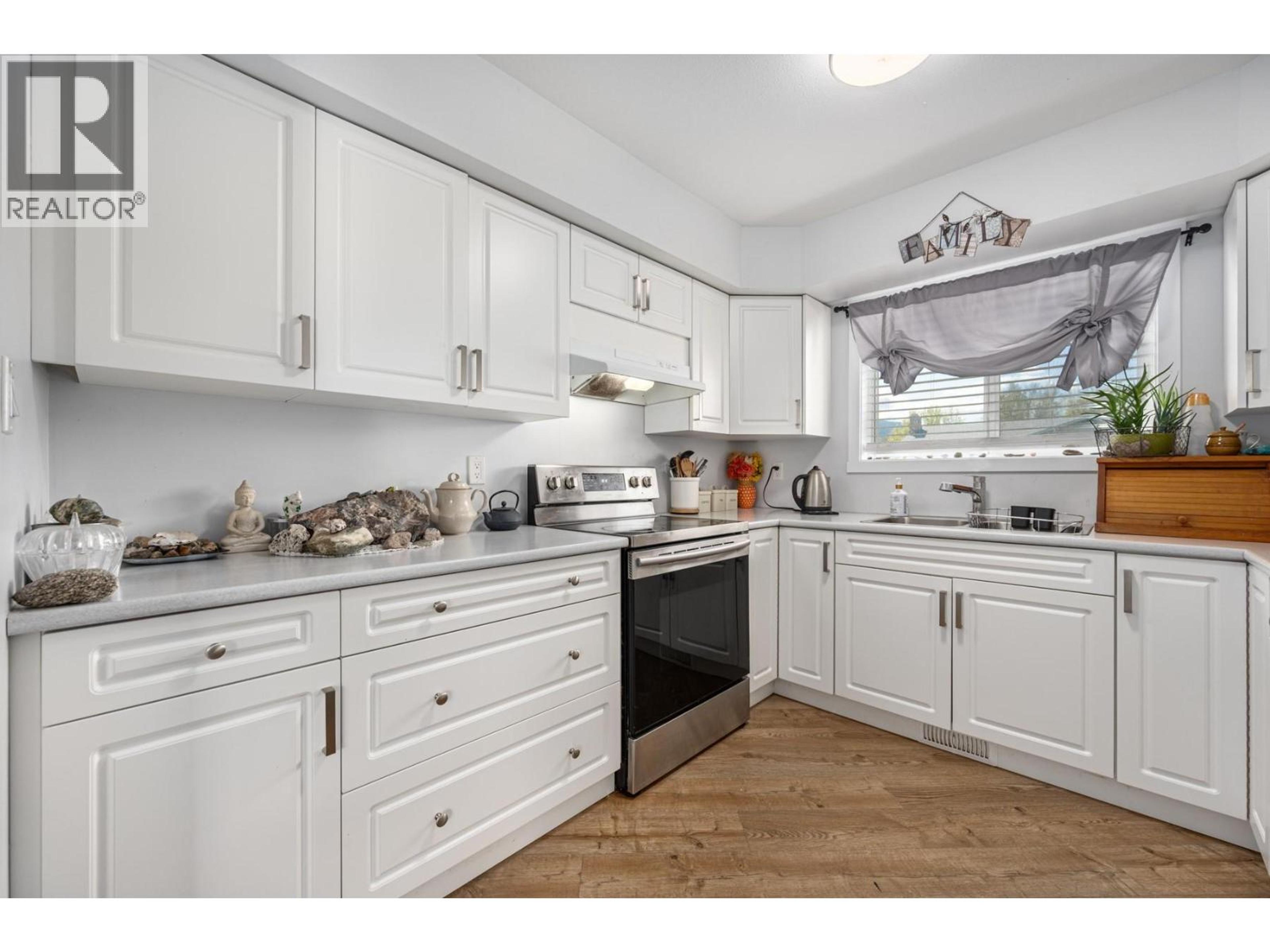 2101 BLACKWELL AVENUE - 7