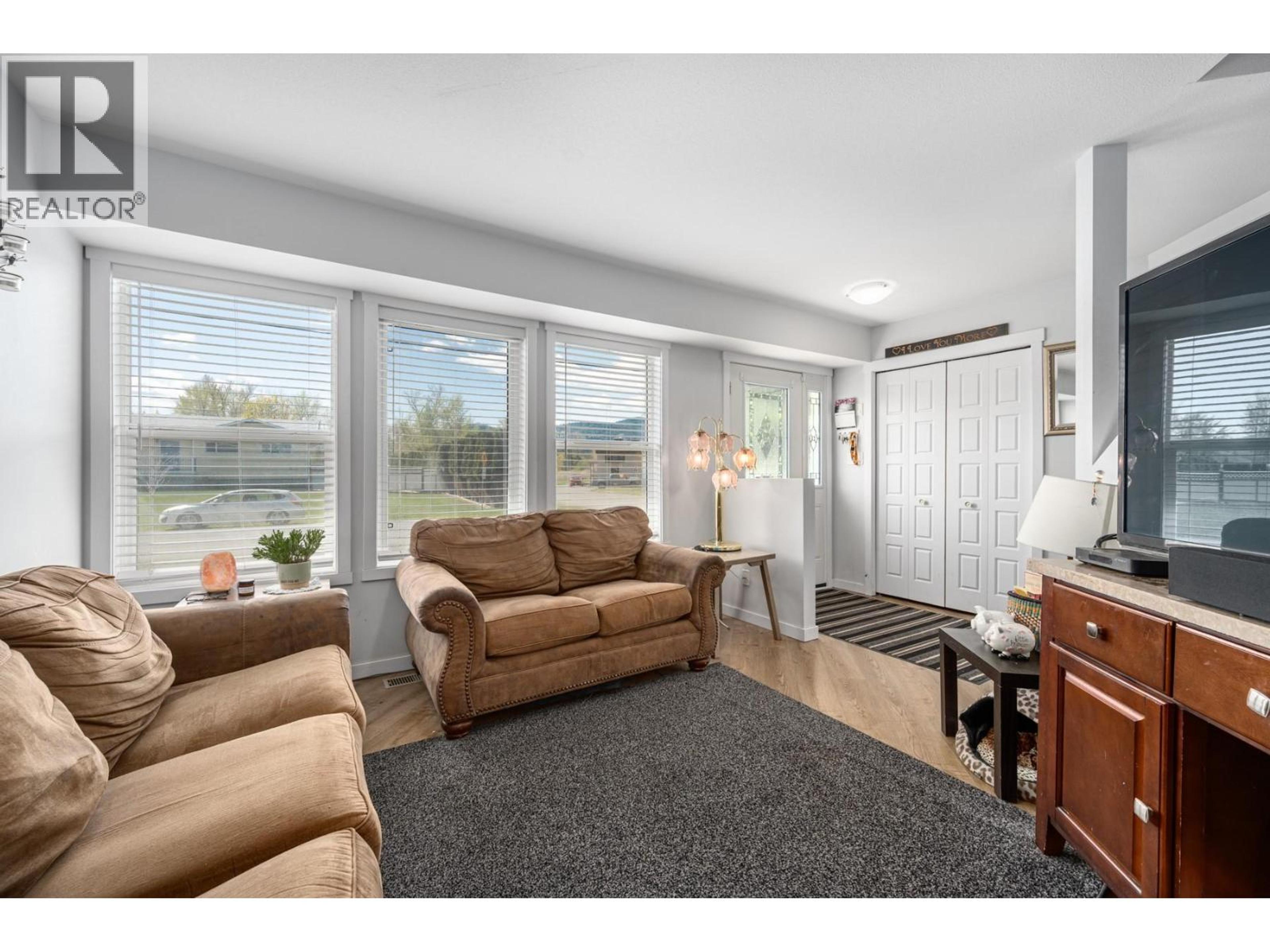 2101 BLACKWELL AVENUE - 8