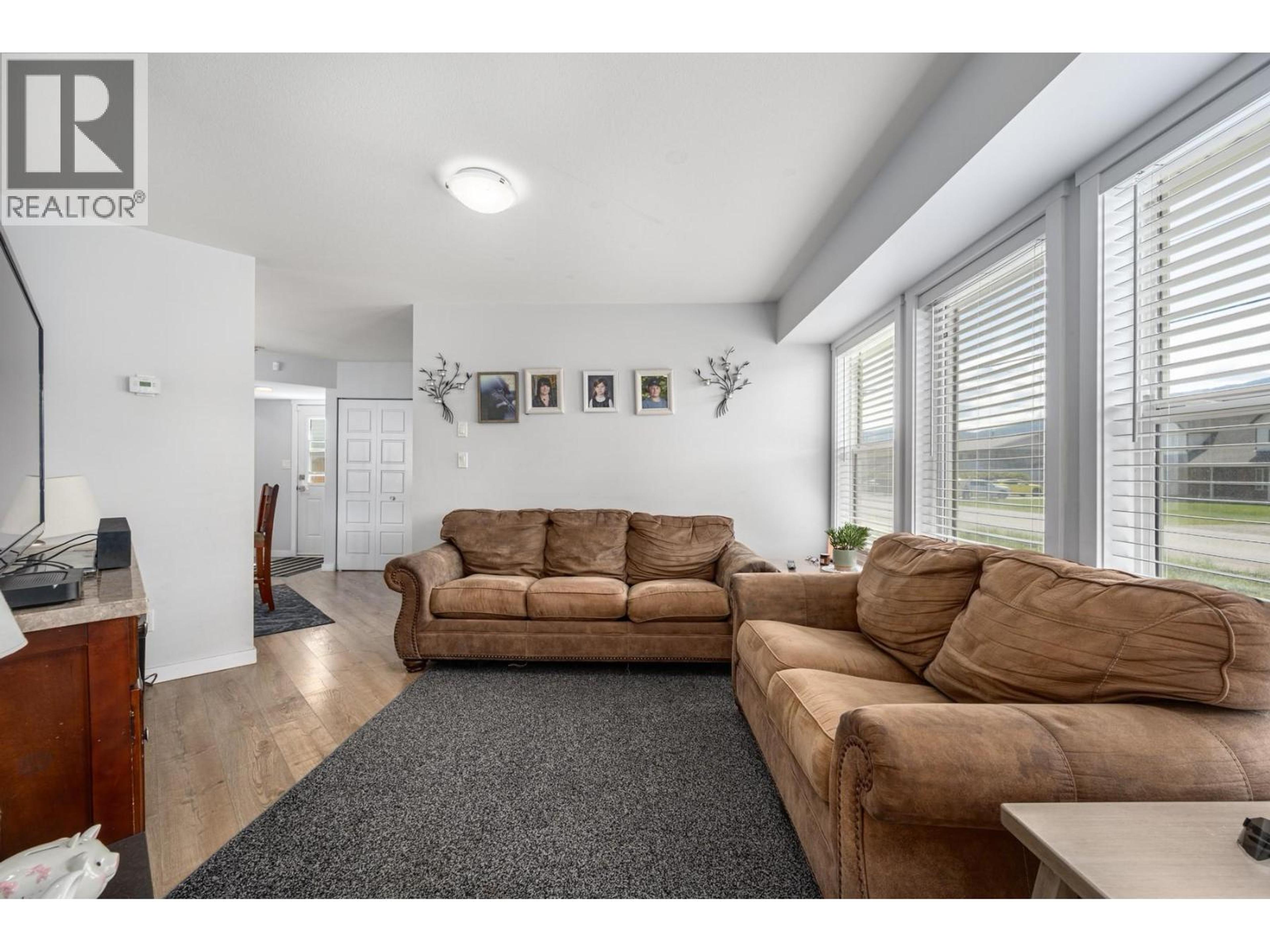 2101 BLACKWELL AVENUE - 9