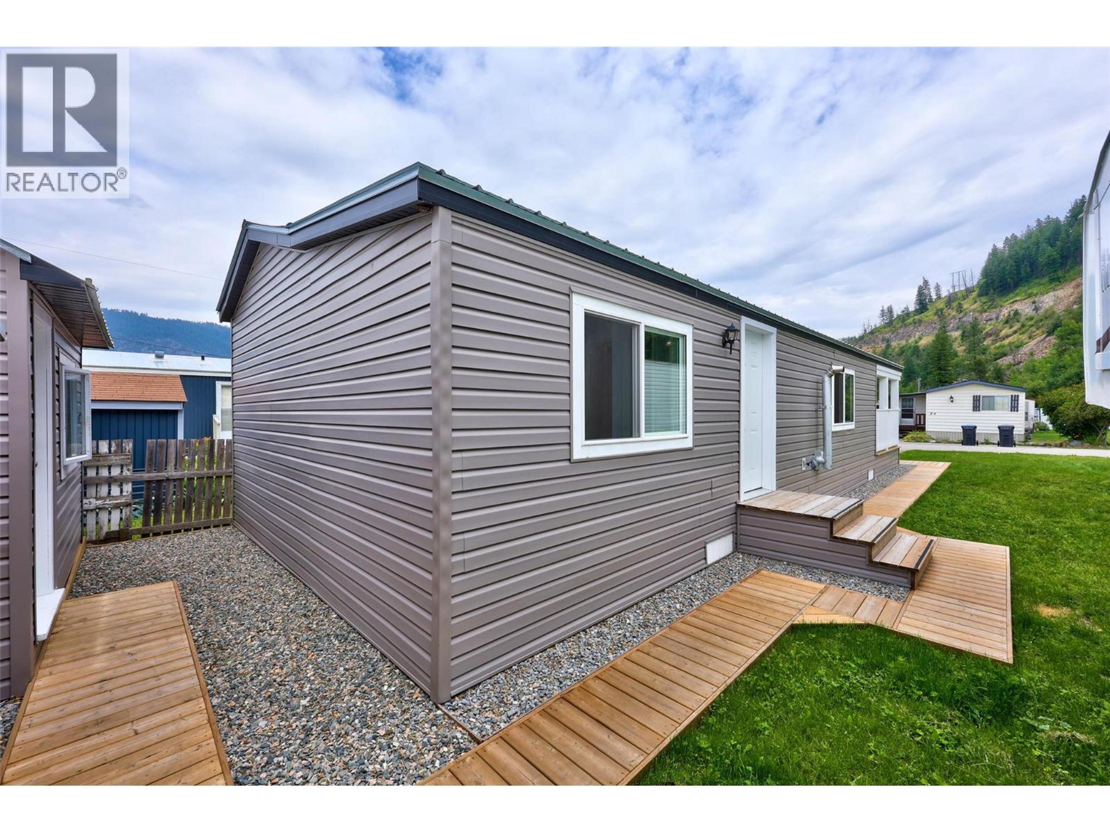 #32 1214 OKANAGAN AVENUE - 17