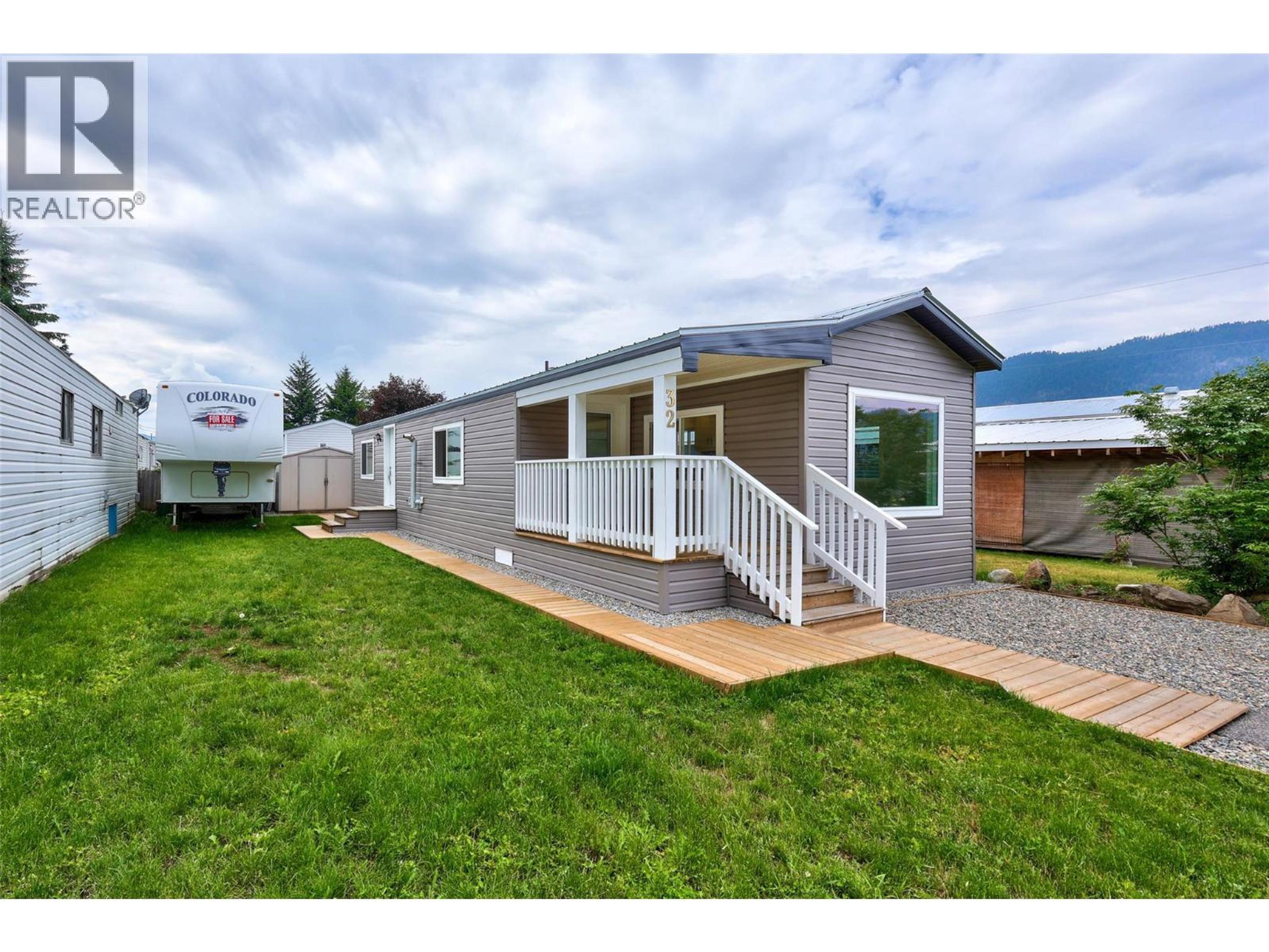 #32 1214 OKANAGAN AVENUE - 21