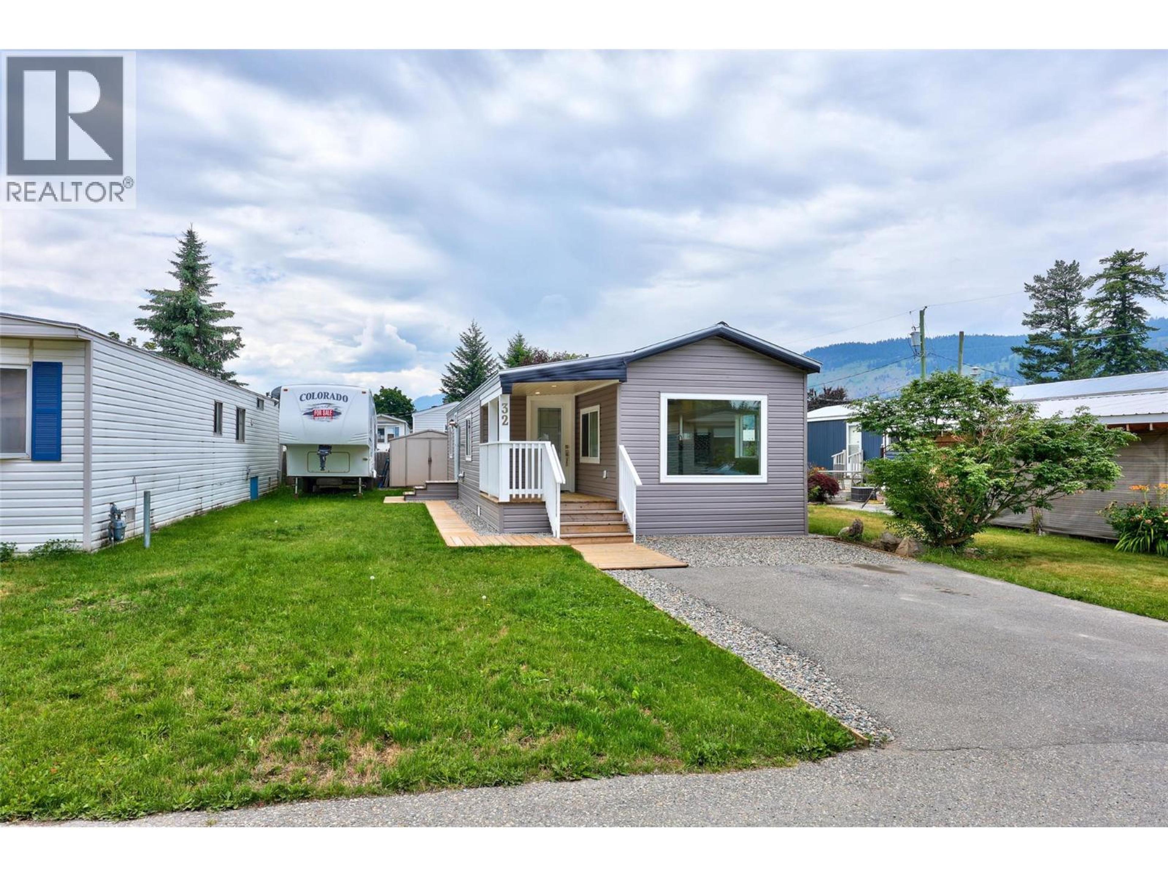 #32 1214 OKANAGAN AVENUE - 22