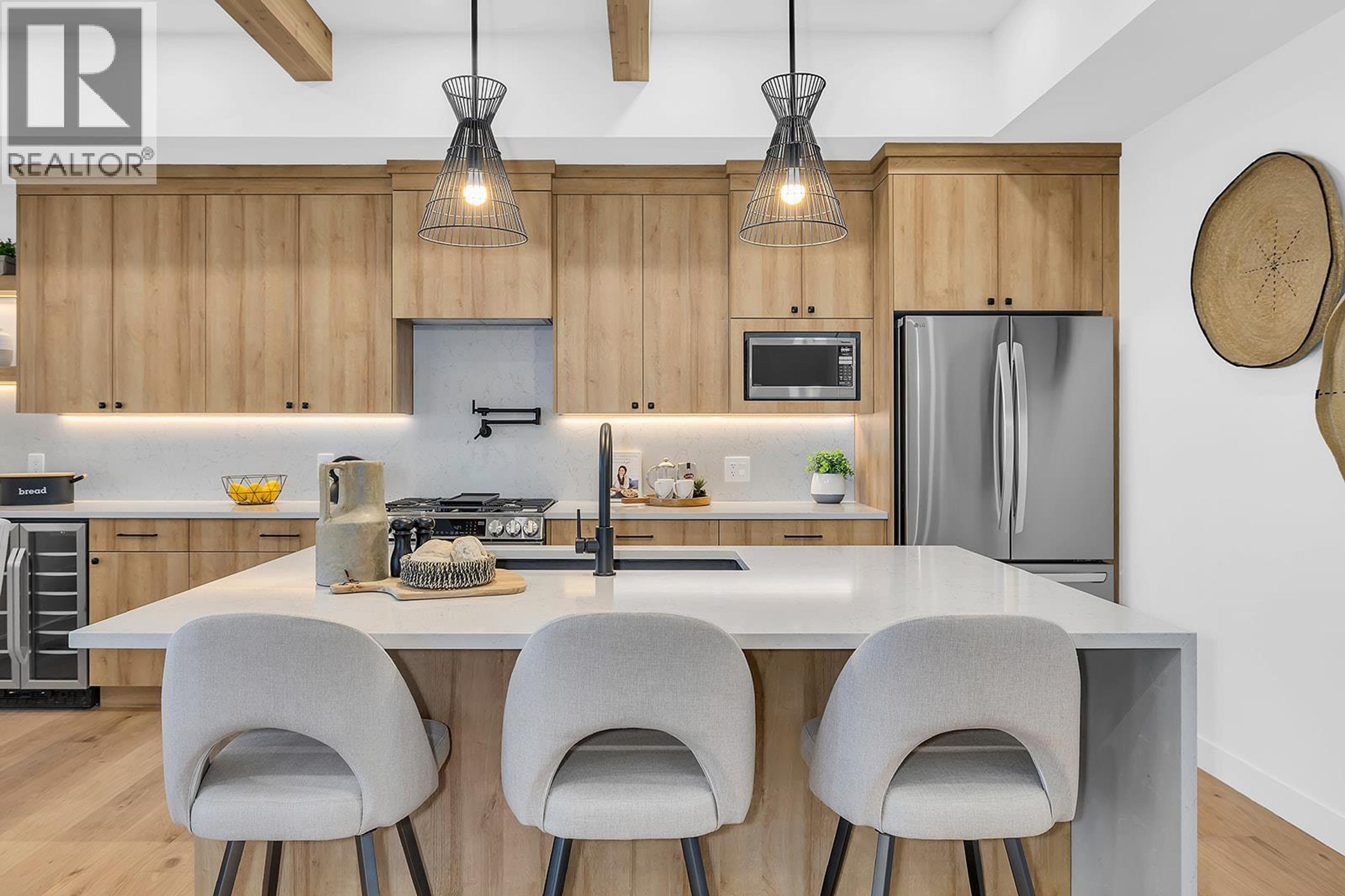 #82 255 FEATHERTOP WAY - 6