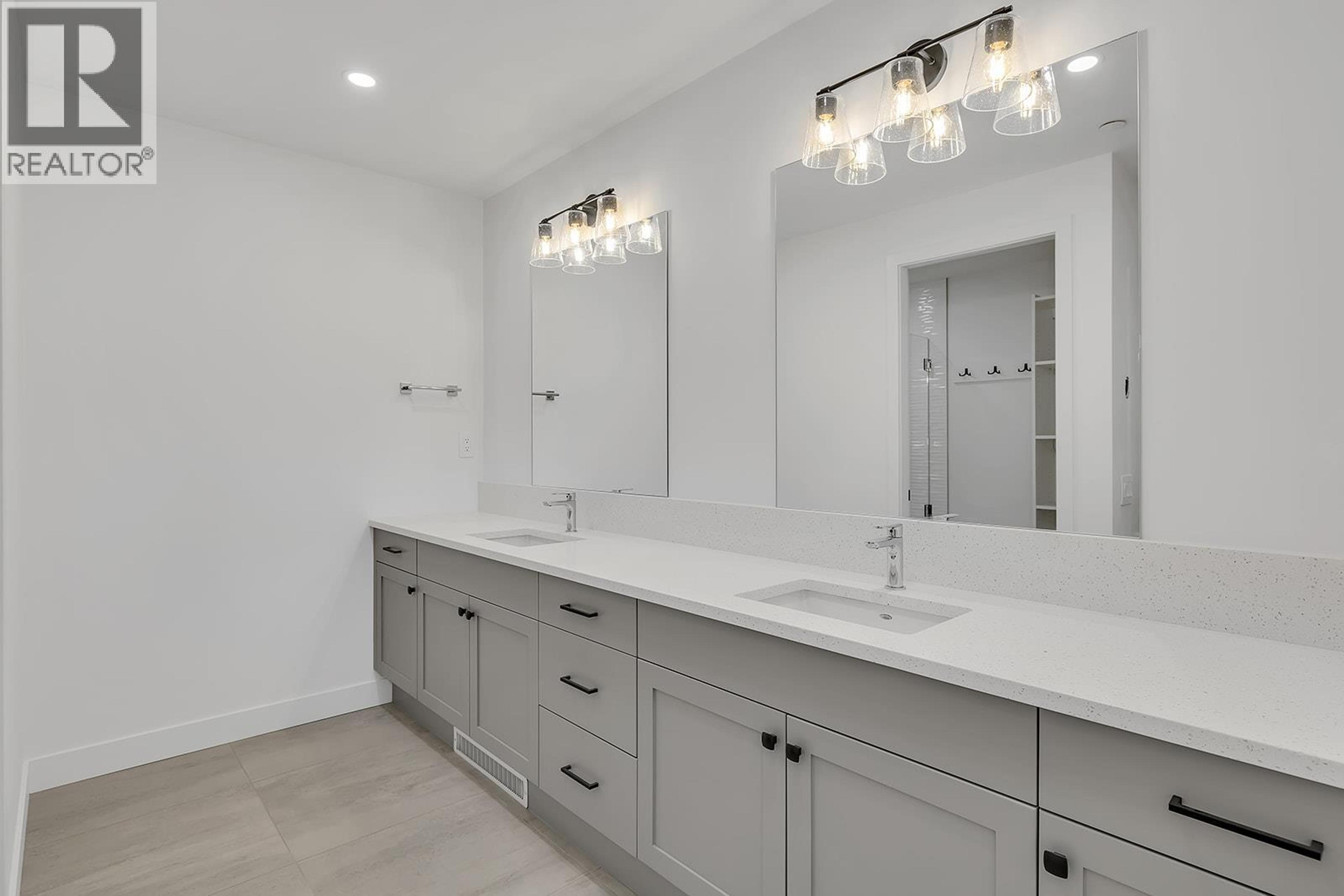 #82 255 FEATHERTOP WAY - 22