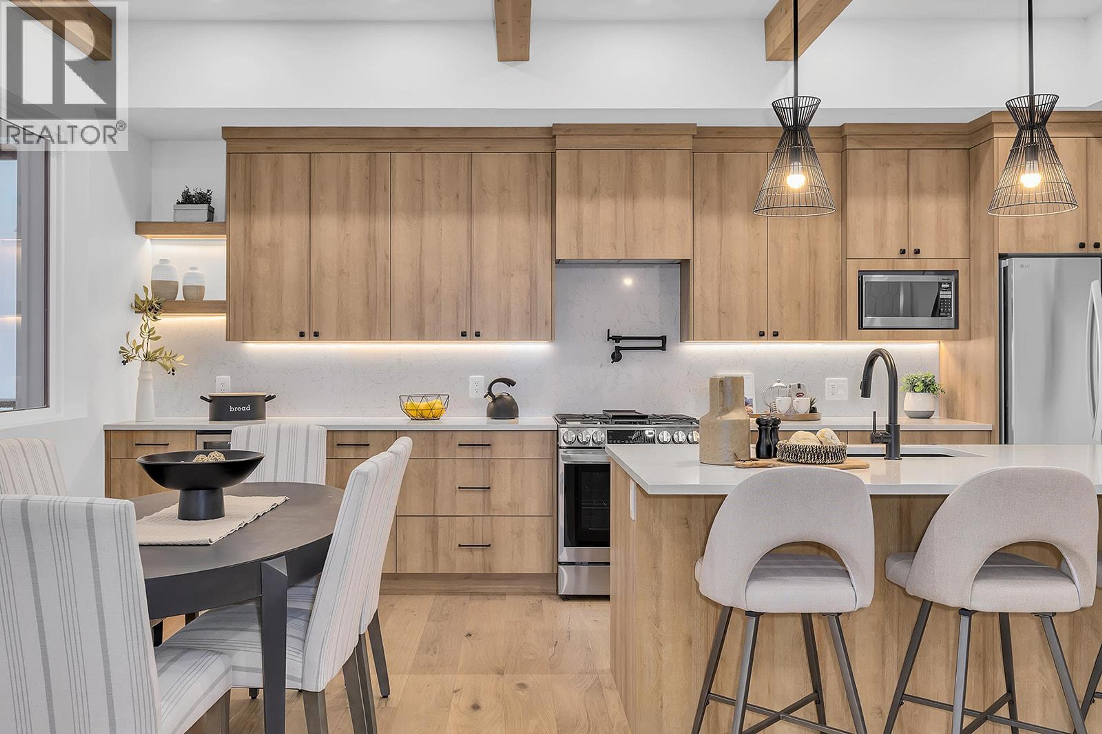 #82 255 FEATHERTOP WAY - 10