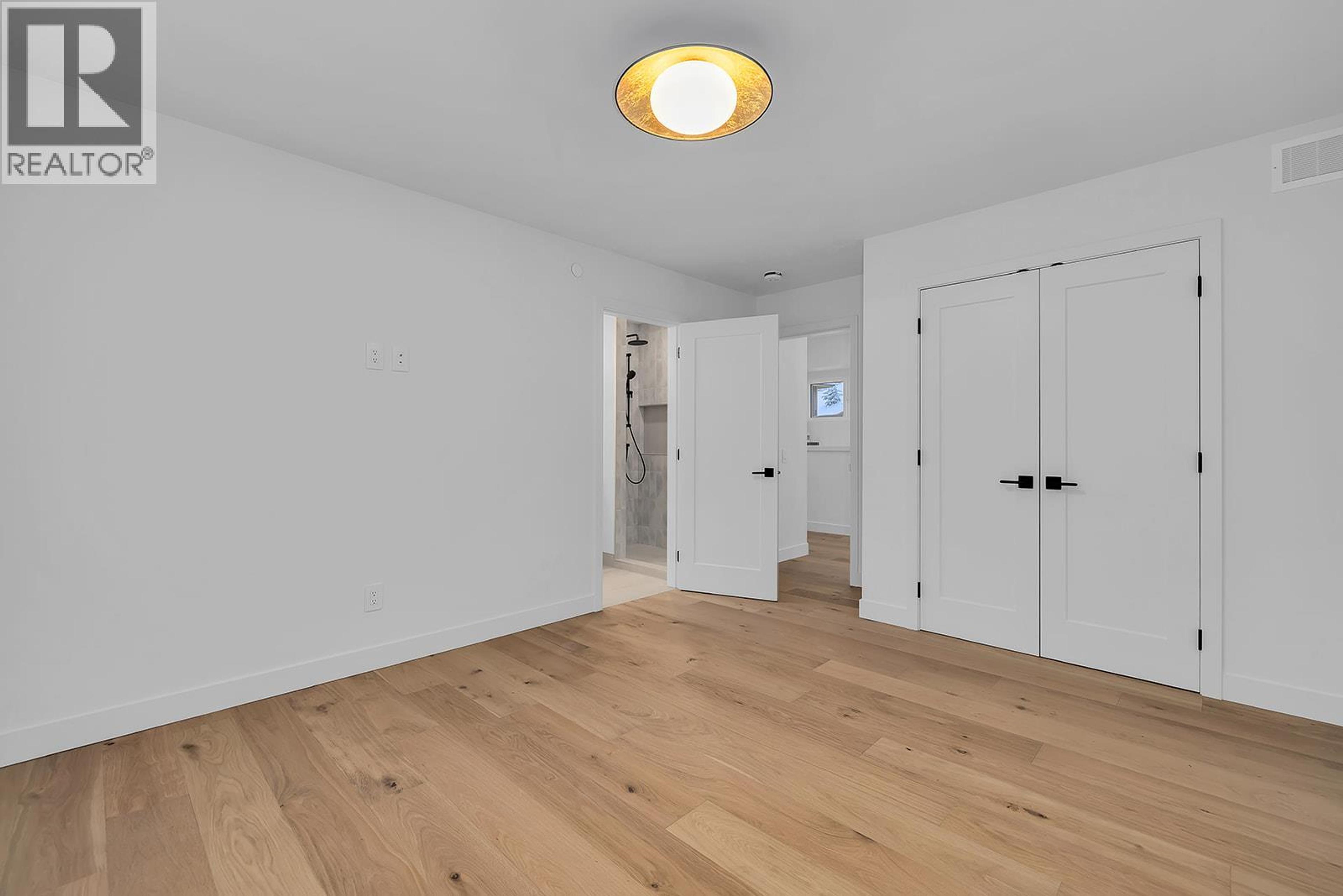 #82 255 FEATHERTOP WAY - 21