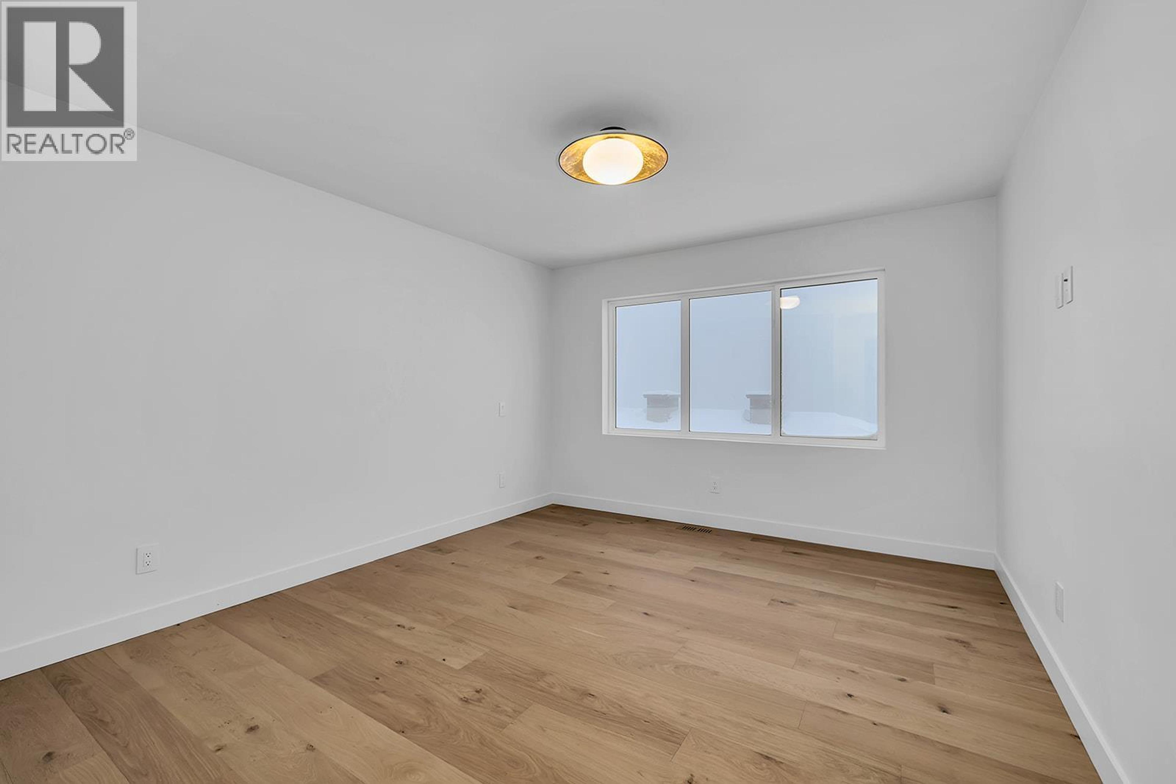 #82 255 FEATHERTOP WAY - 26