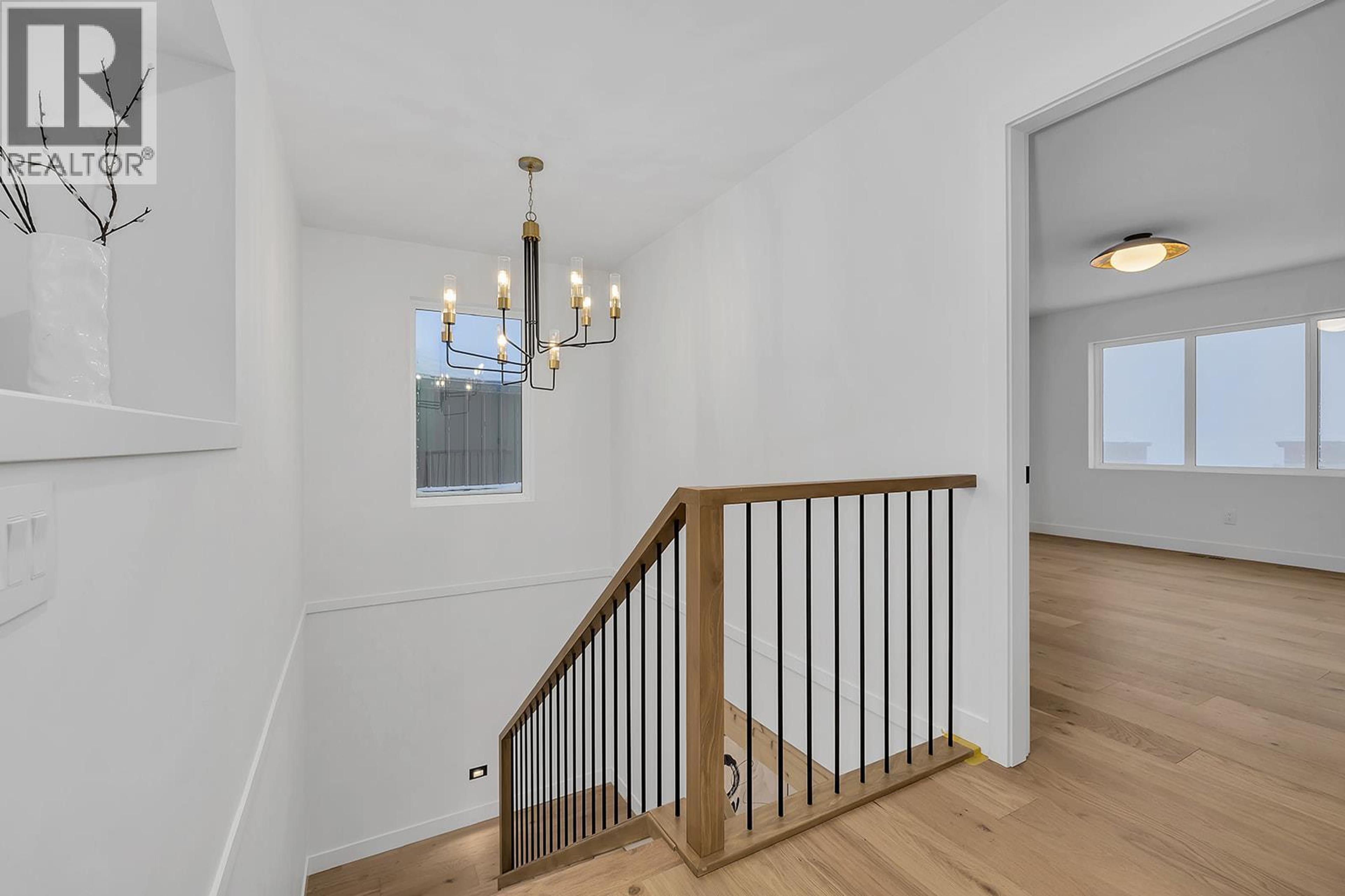 #82 255 FEATHERTOP WAY - 16