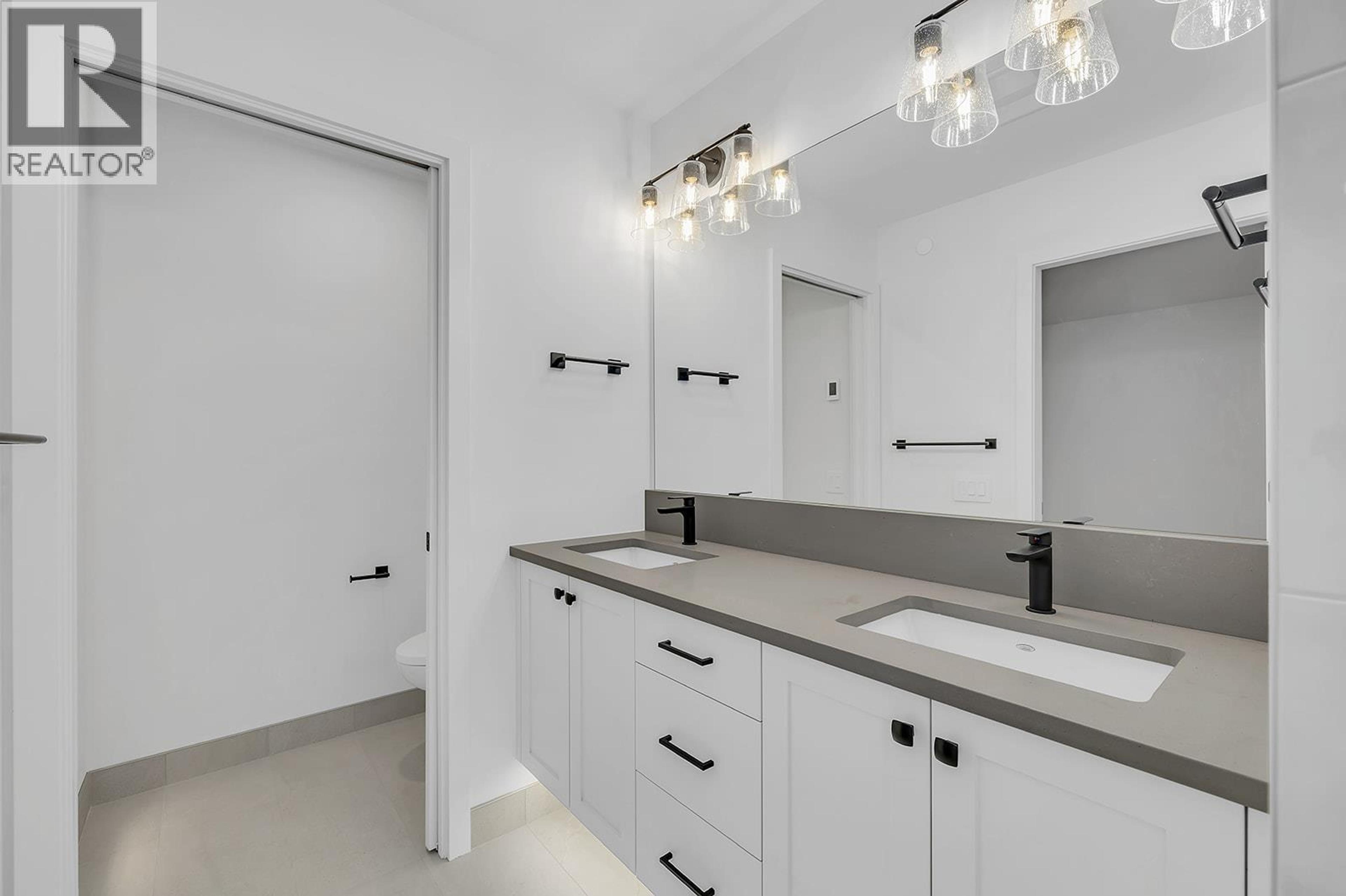 #82 255 FEATHERTOP WAY - 28