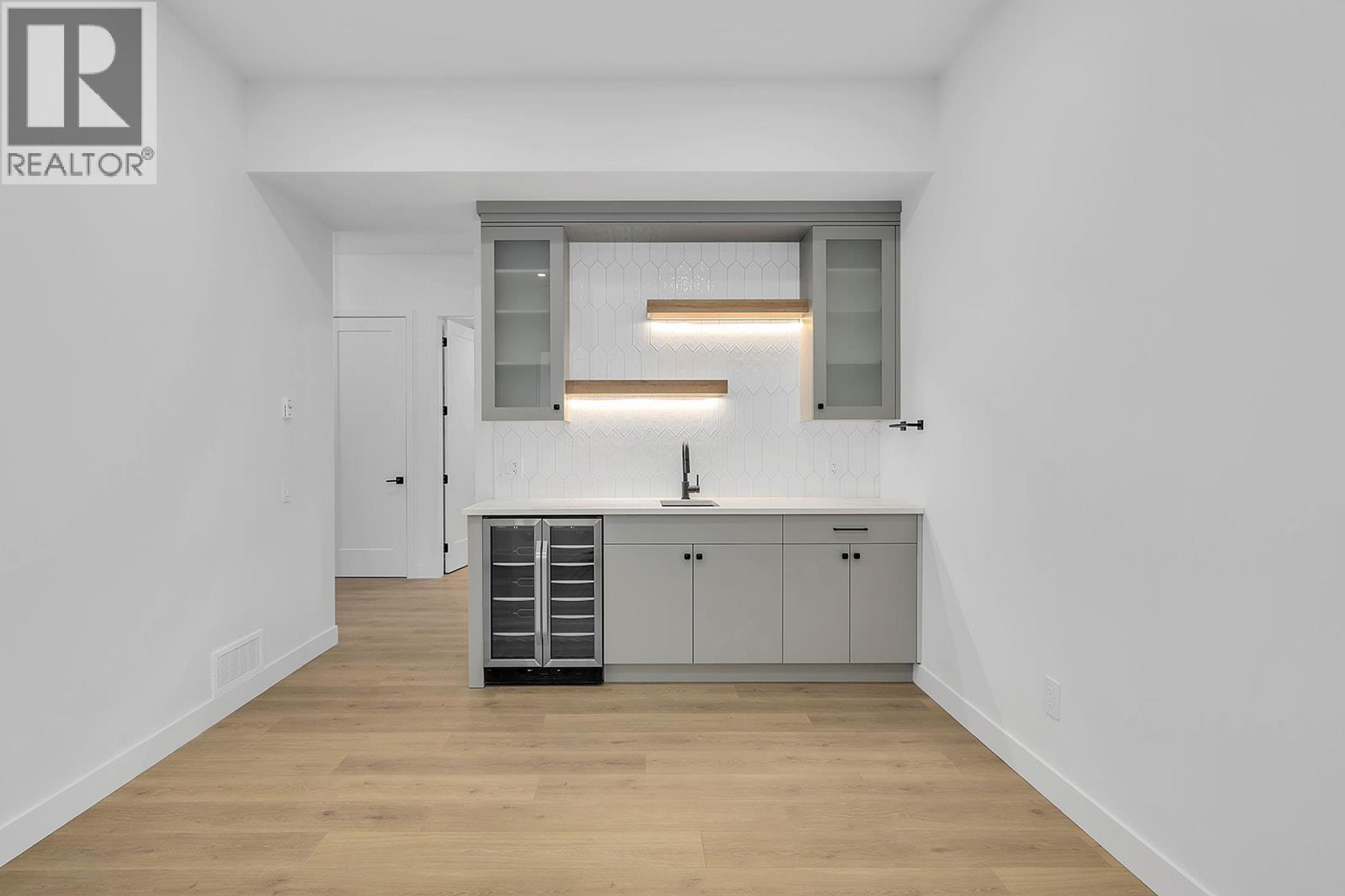 #82 255 FEATHERTOP WAY - 31