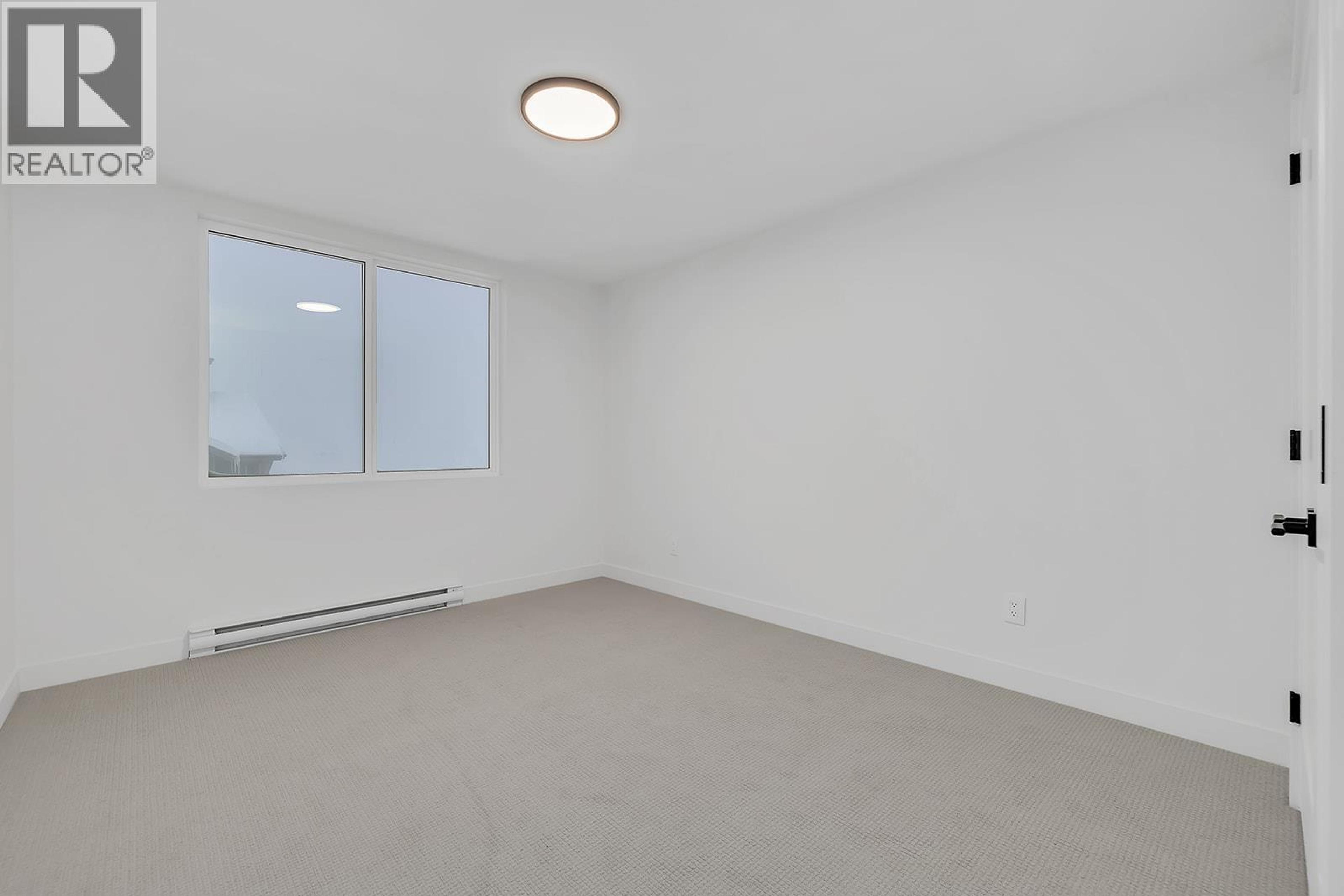 #82 255 FEATHERTOP WAY - 33