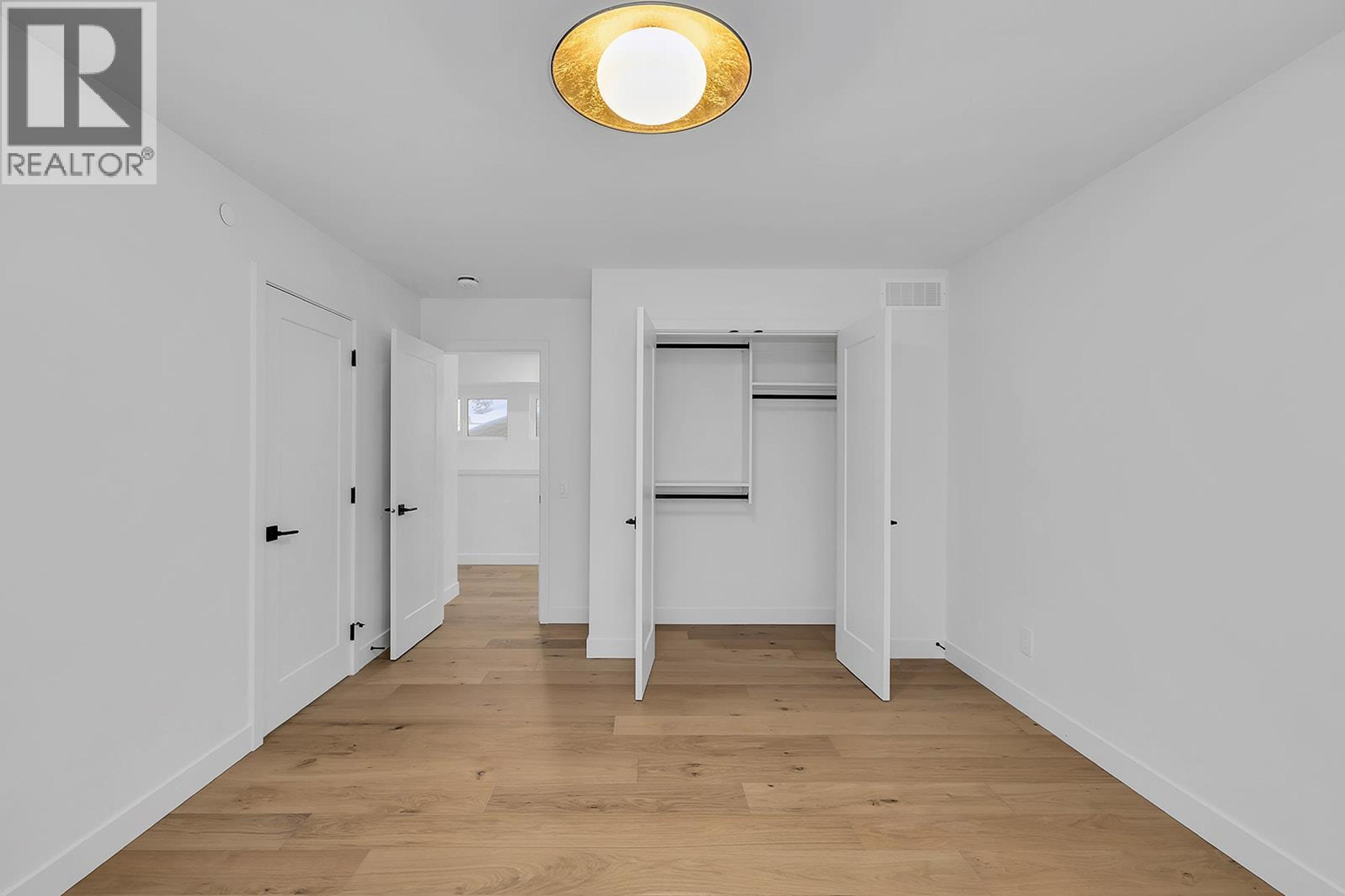 #82 255 FEATHERTOP WAY - 27