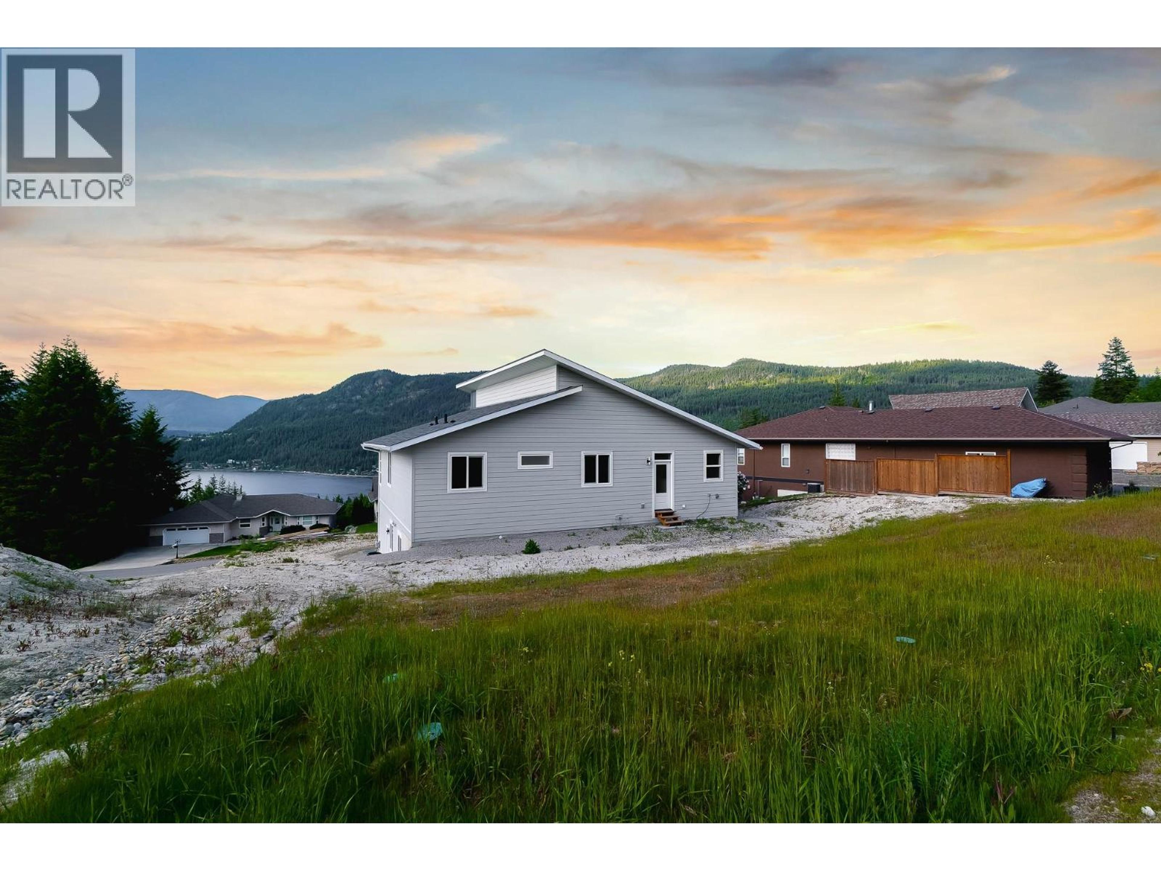 2594 GRAND VIEW PLACE - 6