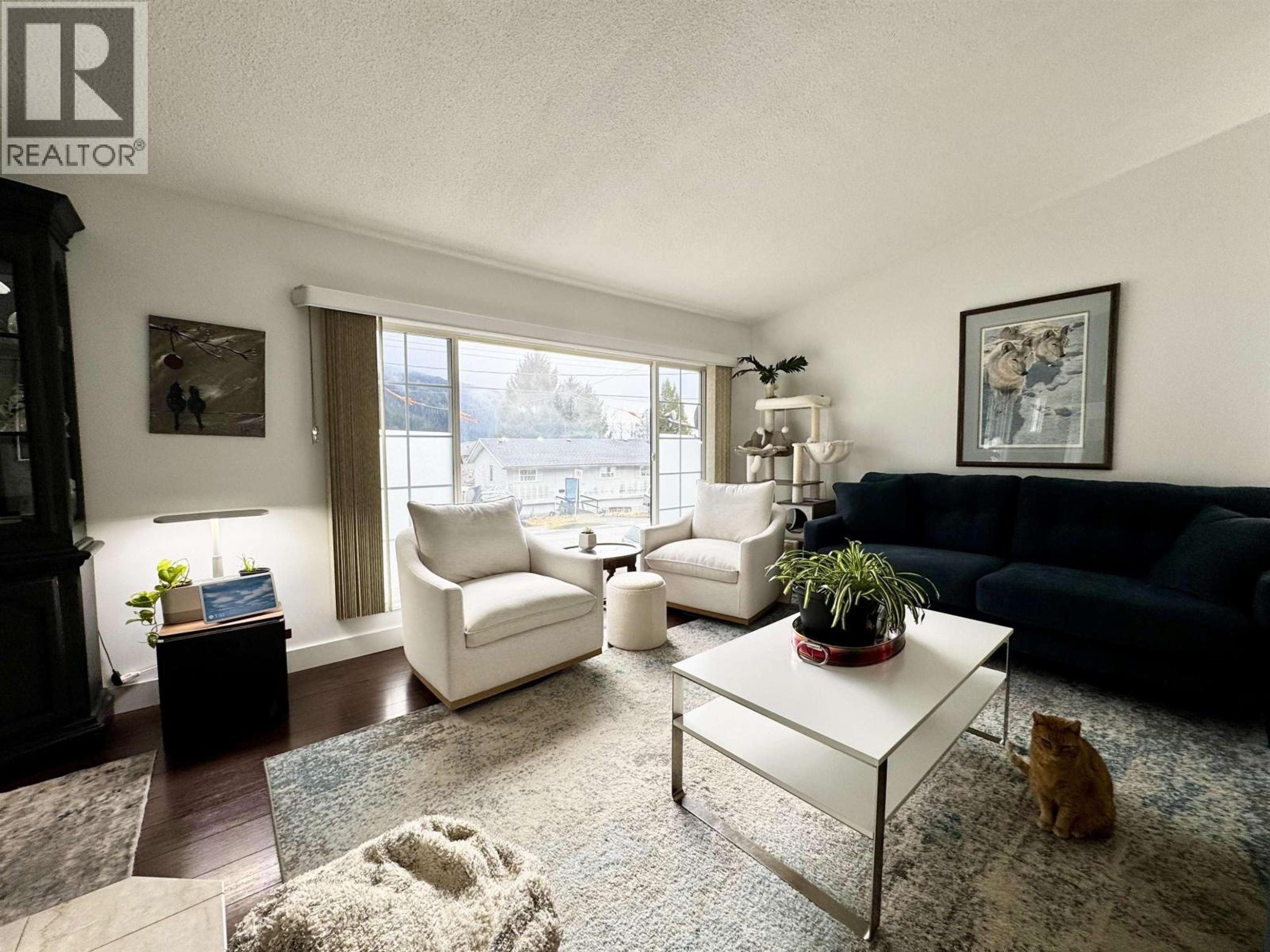 284 CRESTVIEW DRIVE - 7