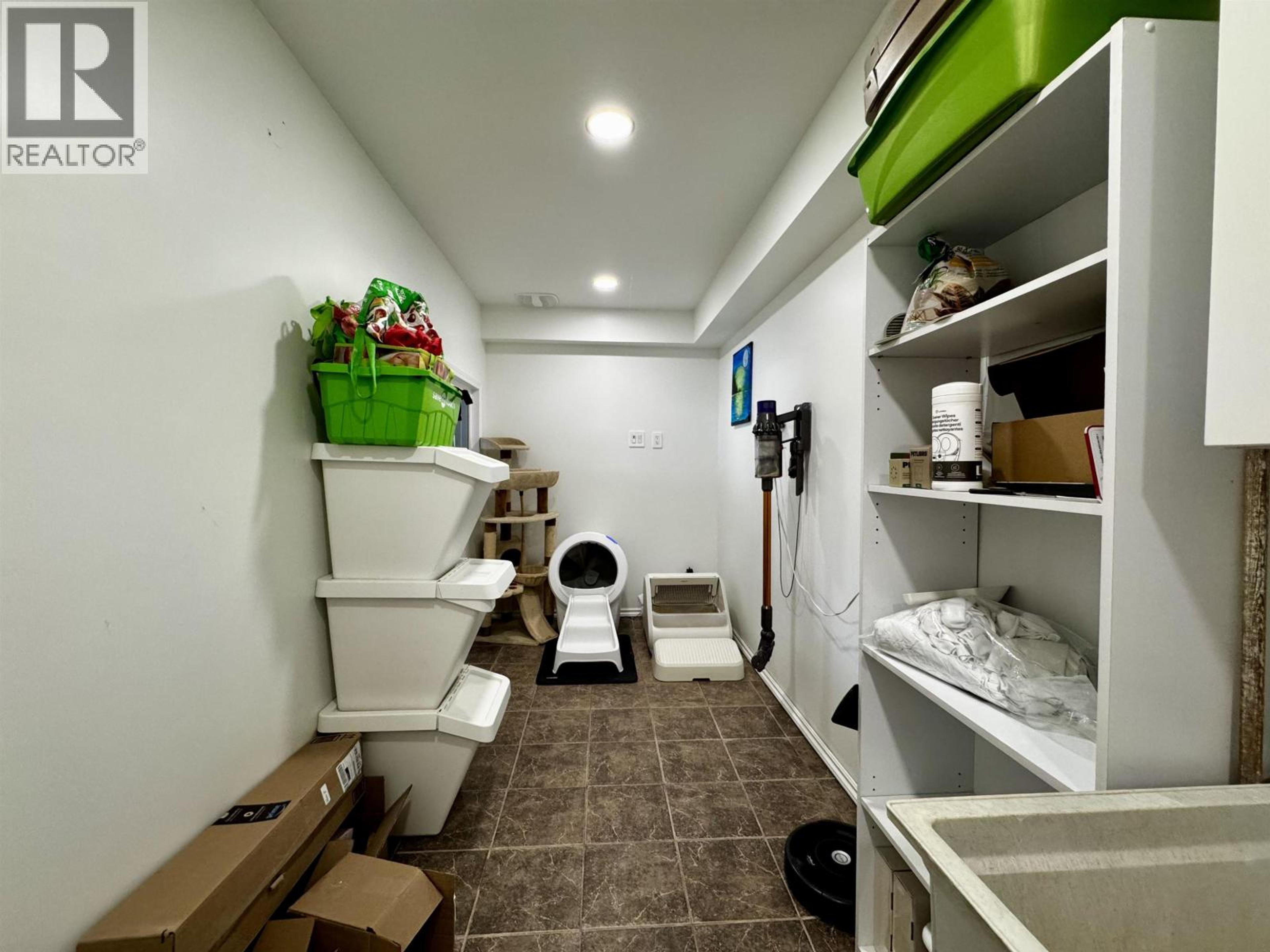 284 CRESTVIEW DRIVE - 31